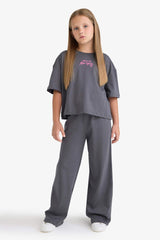 Girls Two-Piece Set: Short-Sleeved Printed T-shirt and Sweatpants