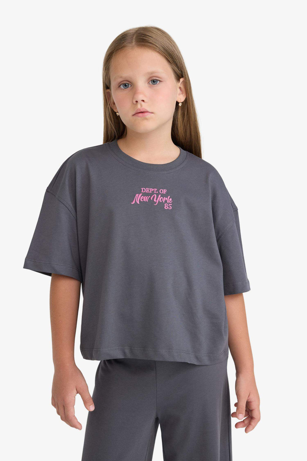 Girls Two-Piece Set: Short-Sleeved Printed T-shirt and Sweatpants