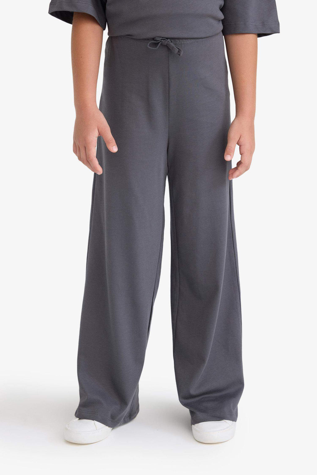 Girls Two-Piece Set: Short-Sleeved Printed T-shirt and Sweatpants