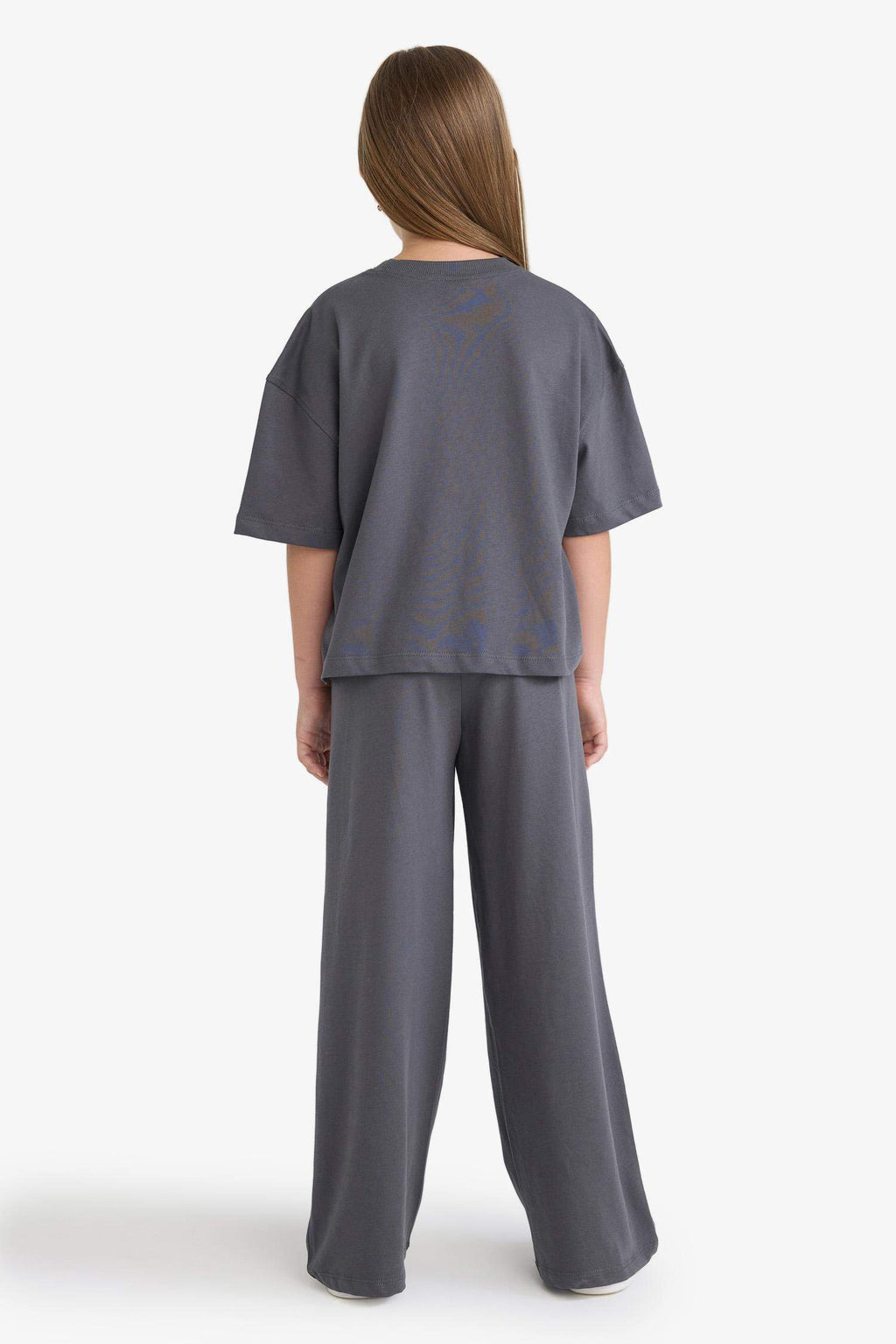 Girls Two-Piece Set: Short-Sleeved Printed T-shirt and Sweatpants