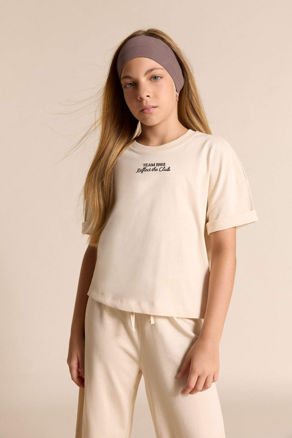 Girls Two-Piece Set: Short-Sleeved Printed T-shirt and Sweatpants