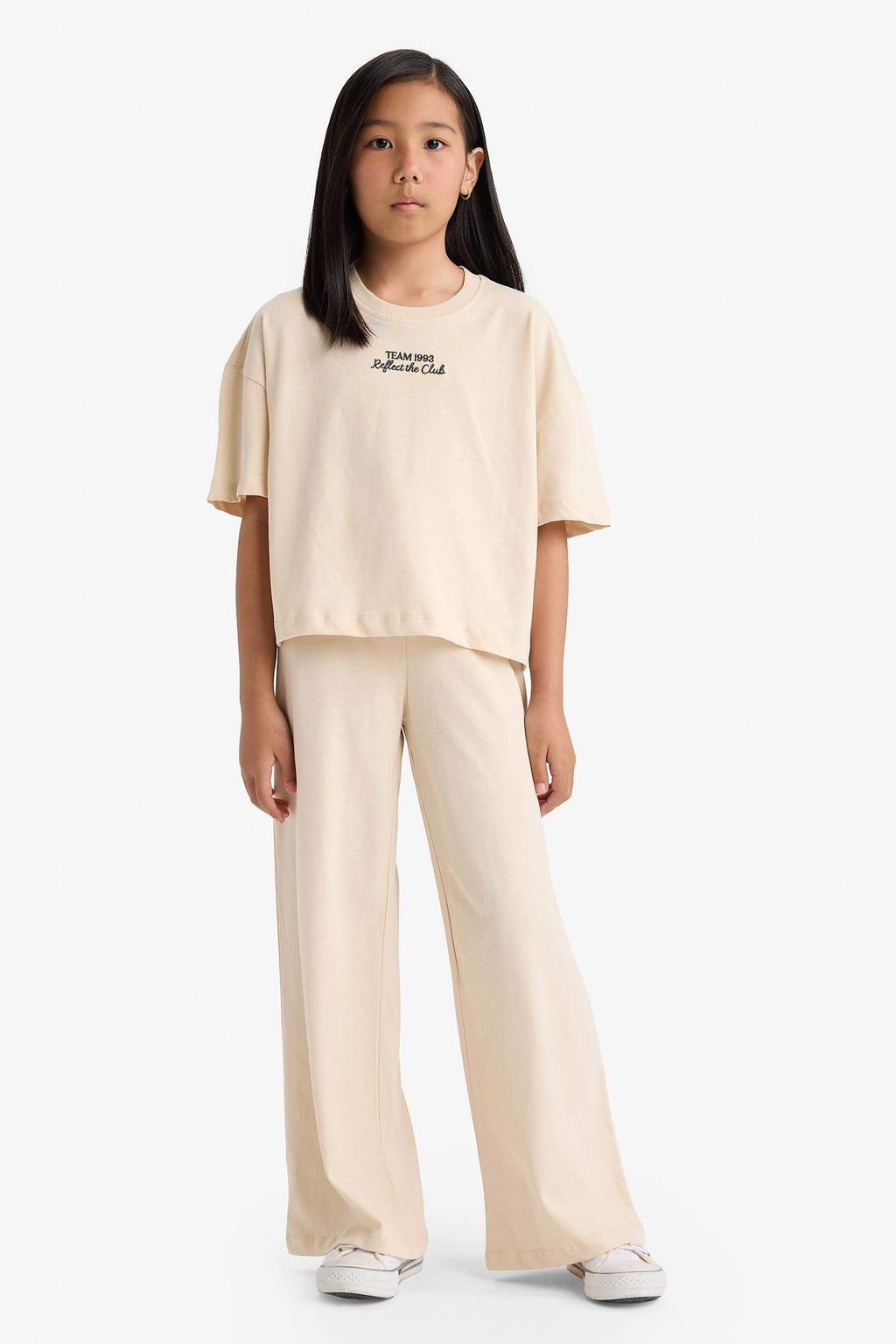 Girls Two-Piece Set: Short-Sleeved Printed T-shirt and Sweatpants