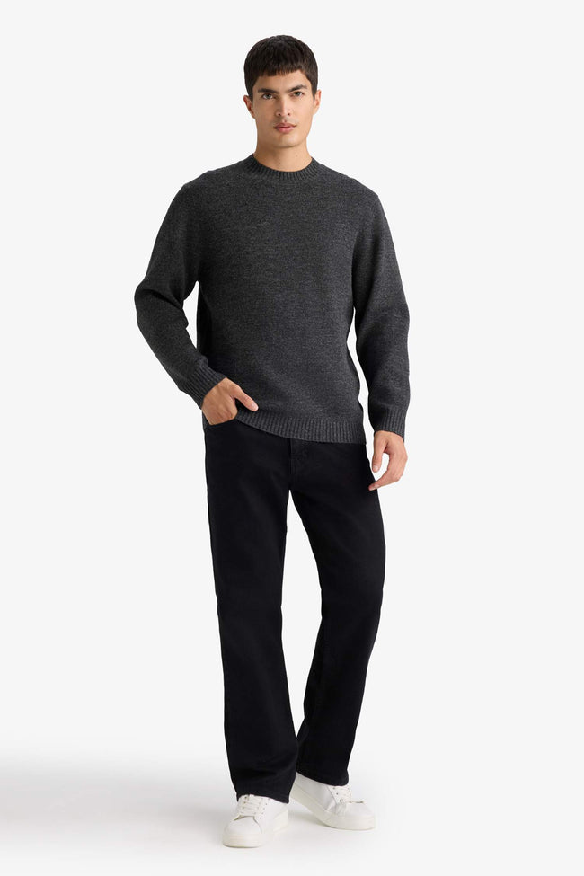 Relax Fit Crew Neck Knitwear Pullover Main Image