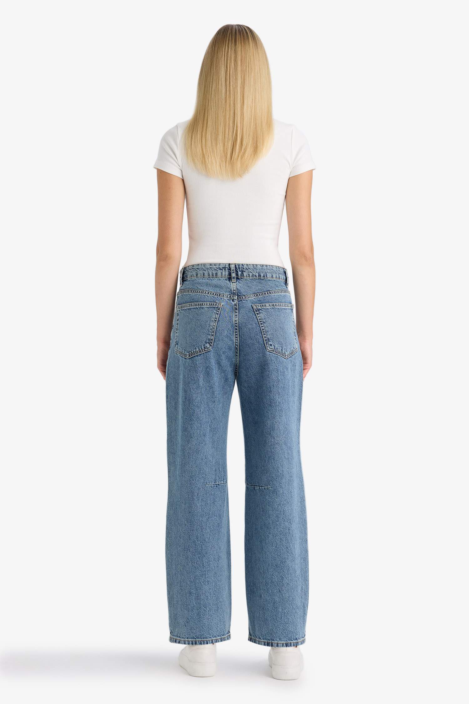 Barrel Fit Normal Waist Ankle Length Jean Washed Trousers