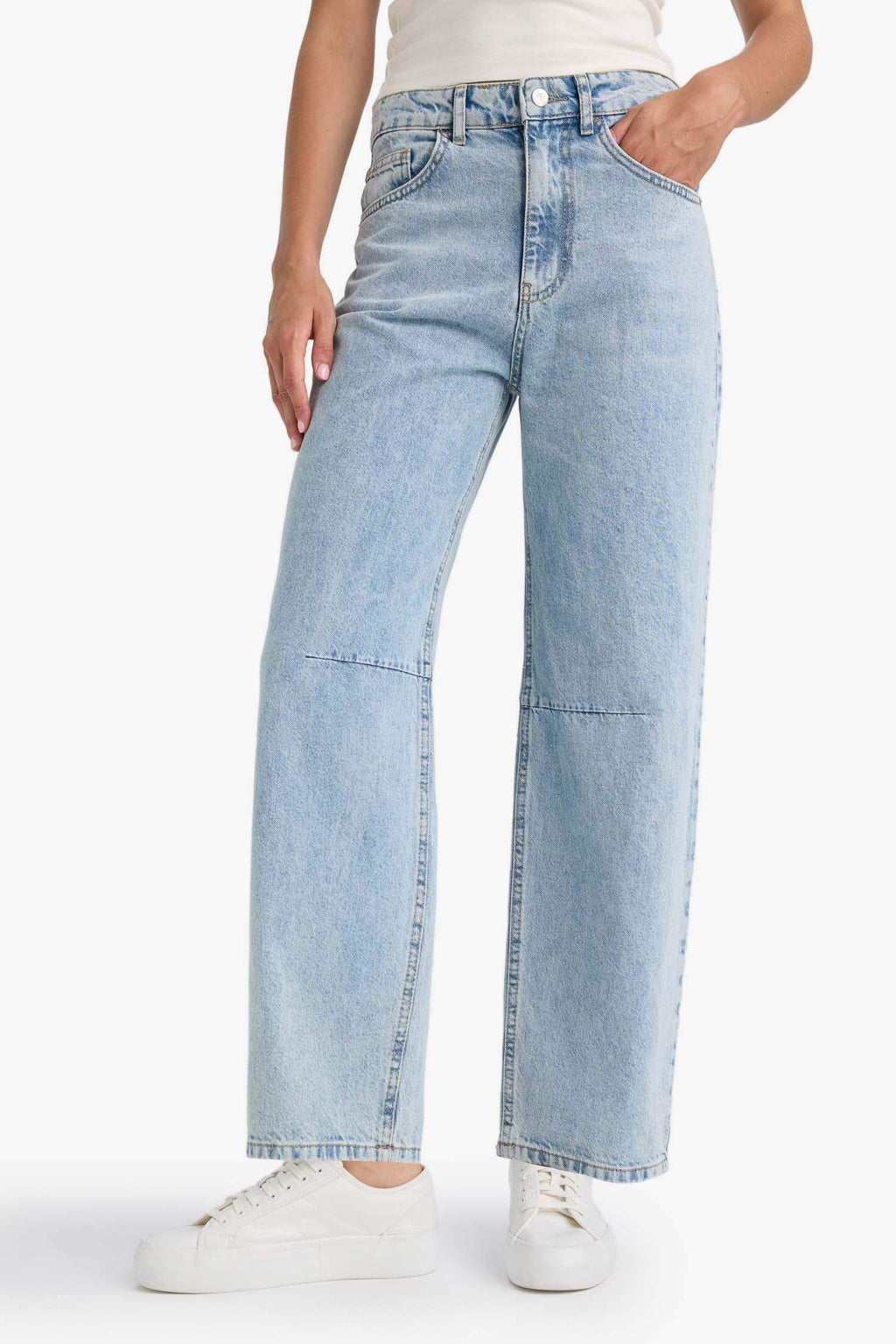 Barrel Fit Normal Waist Ankle Length Jean Washed Trousers