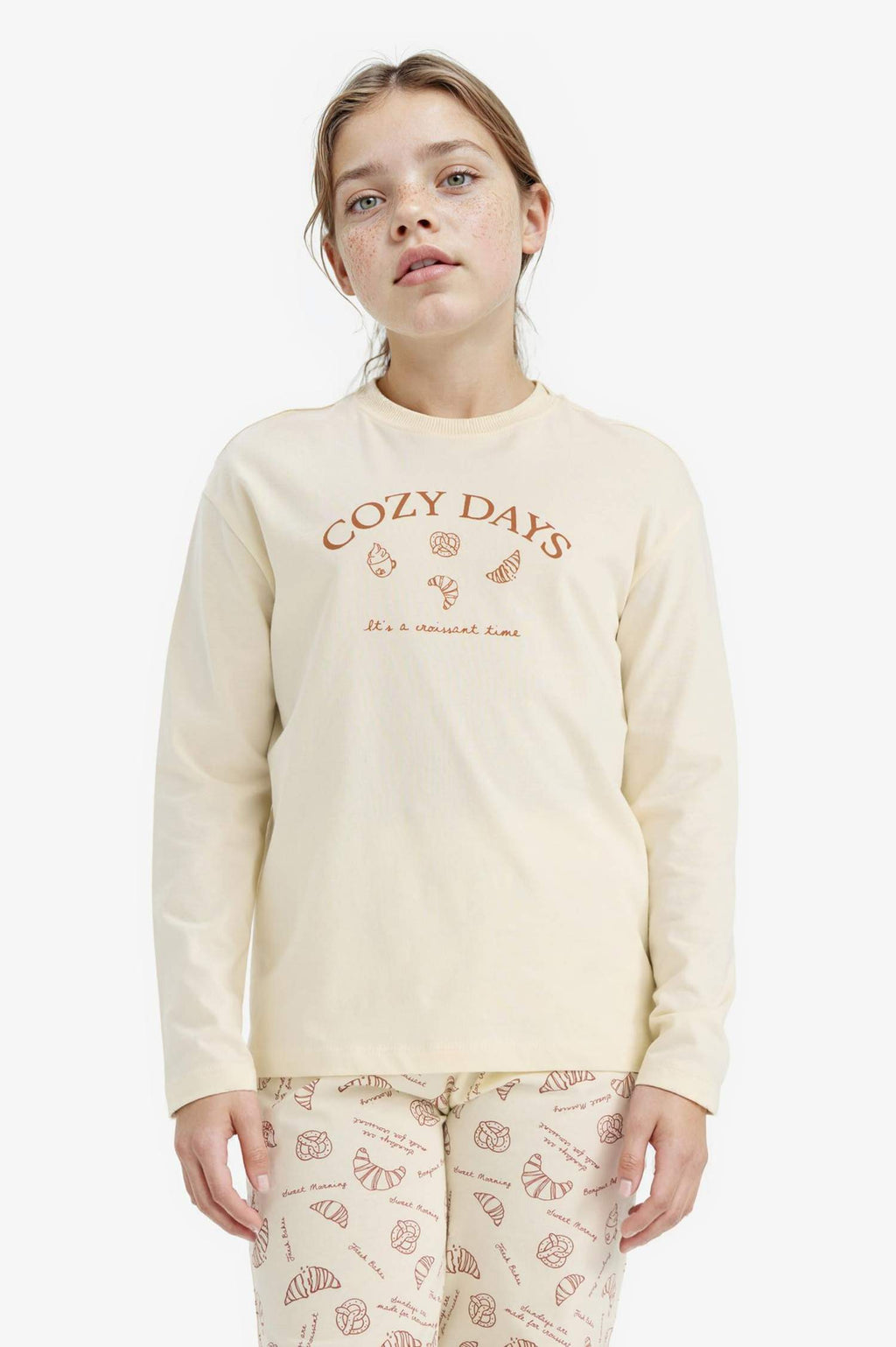 Girls Pajama Set Printed Long Sleeve Top and Patterned Long Bottom