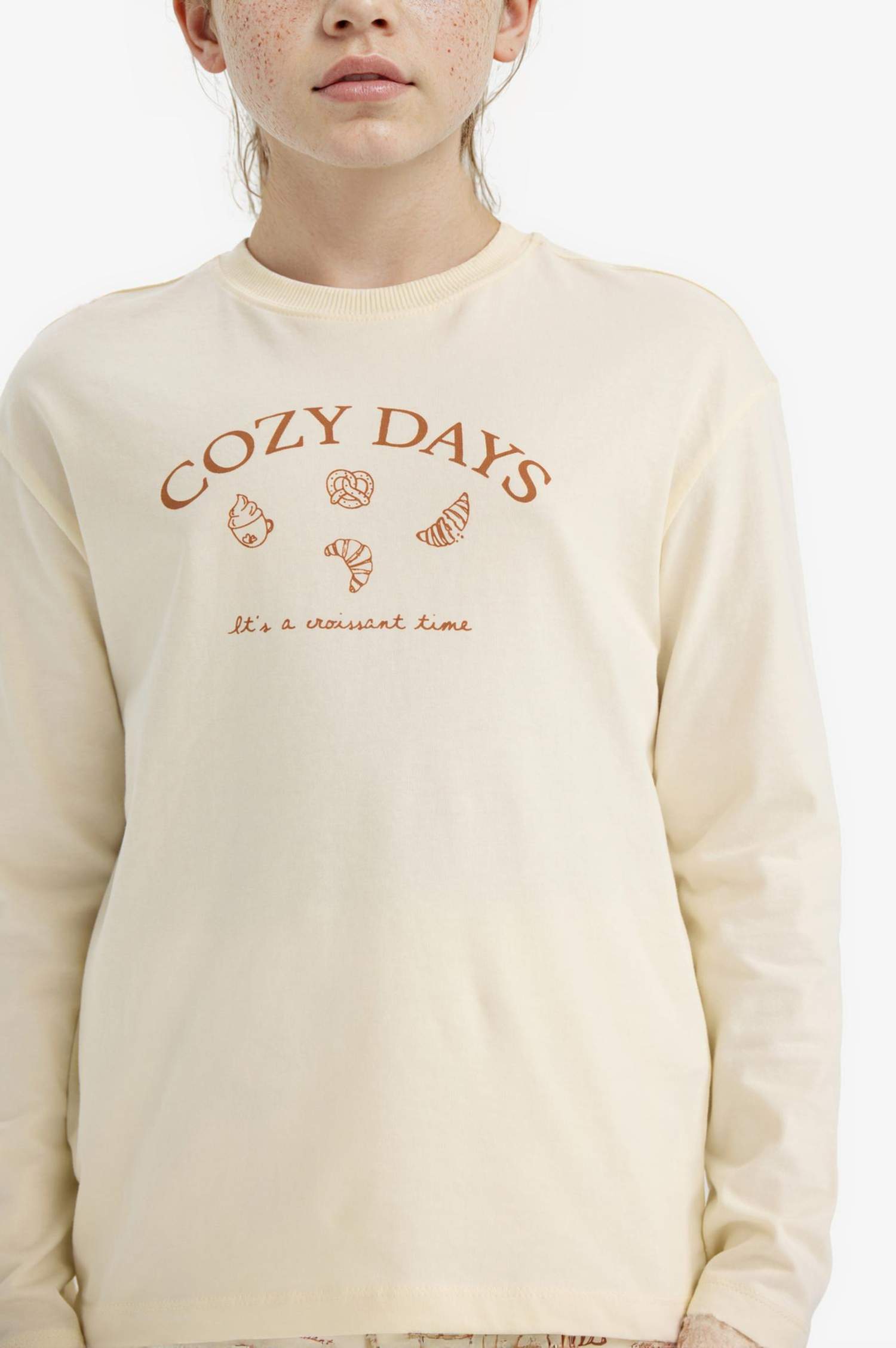 Girls Pajama Set Printed Long Sleeve Top and Patterned Long Bottom