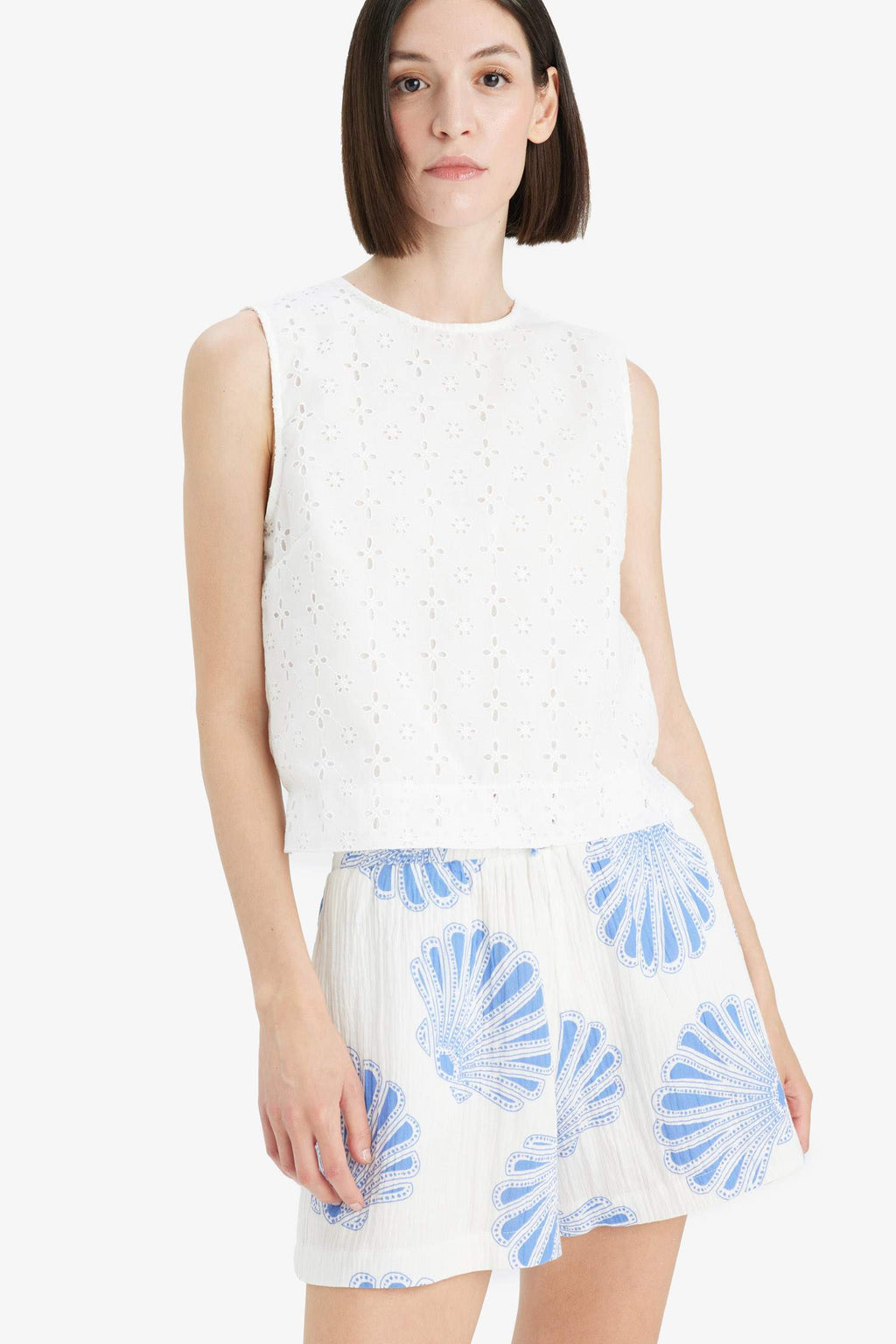 Regular Fit Crew Neck Embroidered Sleeveless Blouse