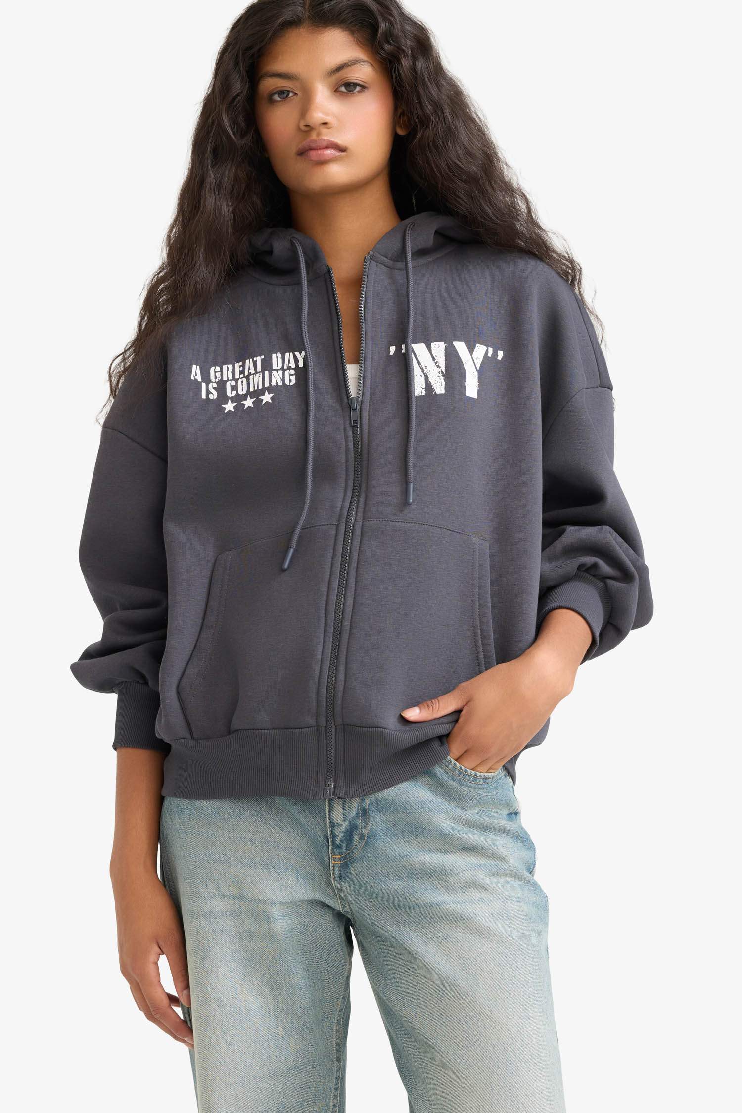 Oversize Wide Fit Hooded Sweatshirt with Back Print and Zip-Up Closure