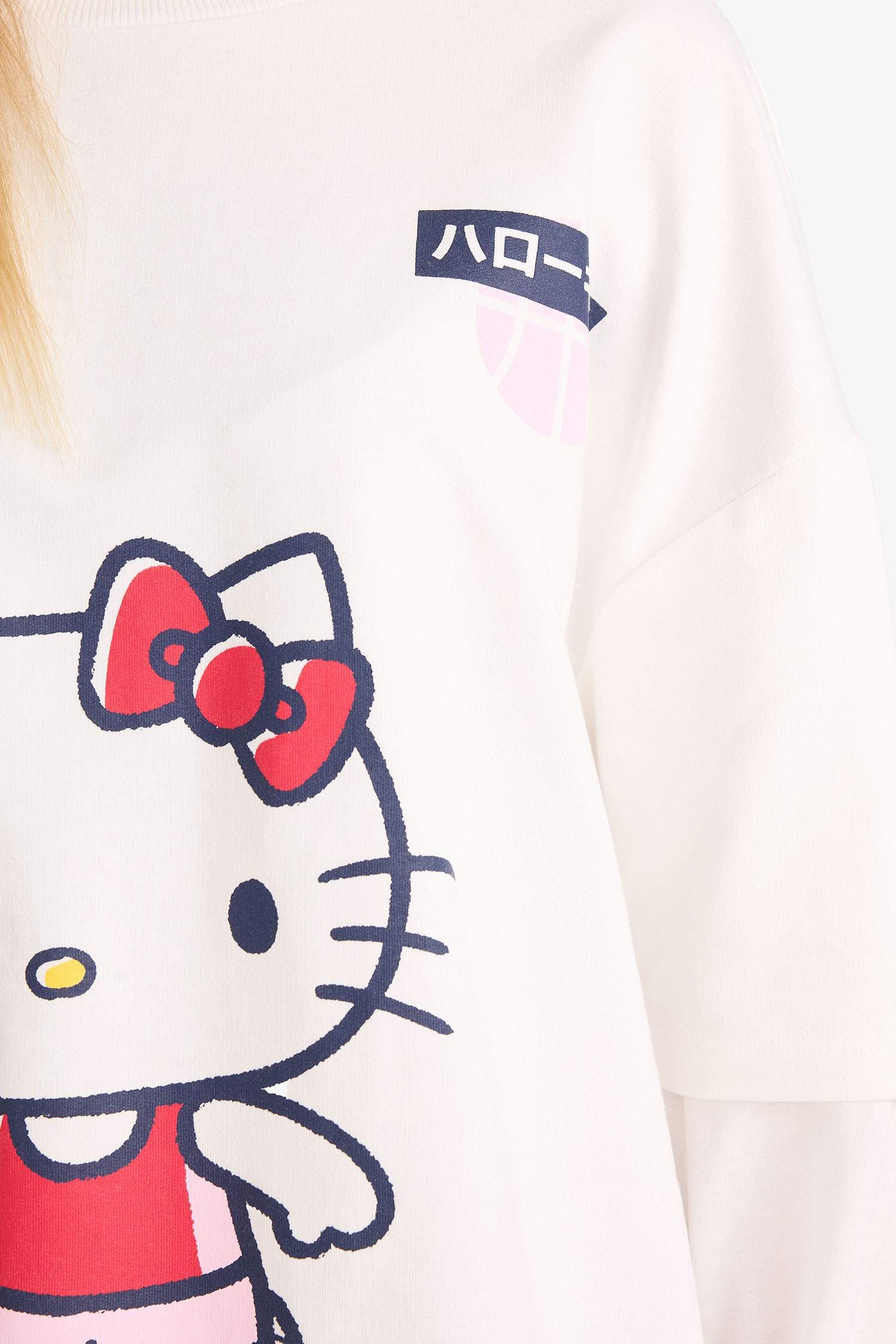 Hello Kitty Oversize Wide Pattern Crew Neck Long Sleeve T-Shirt