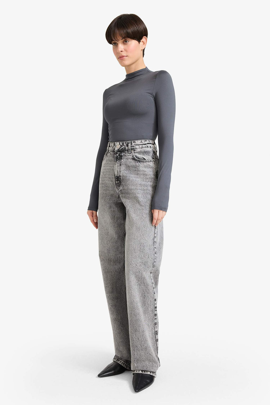 Half Turtleneck Long-Sleeved Snap Button Bodysuit