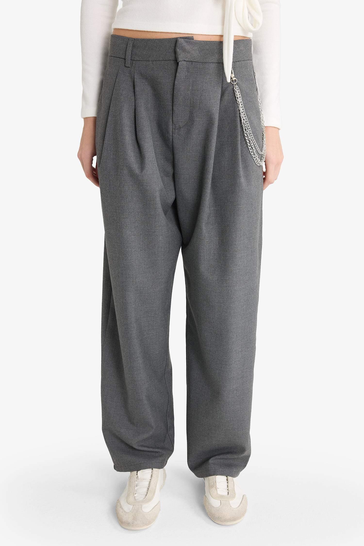 Baggy Fit Double Pocket Normal Waist Standard Length Trousers