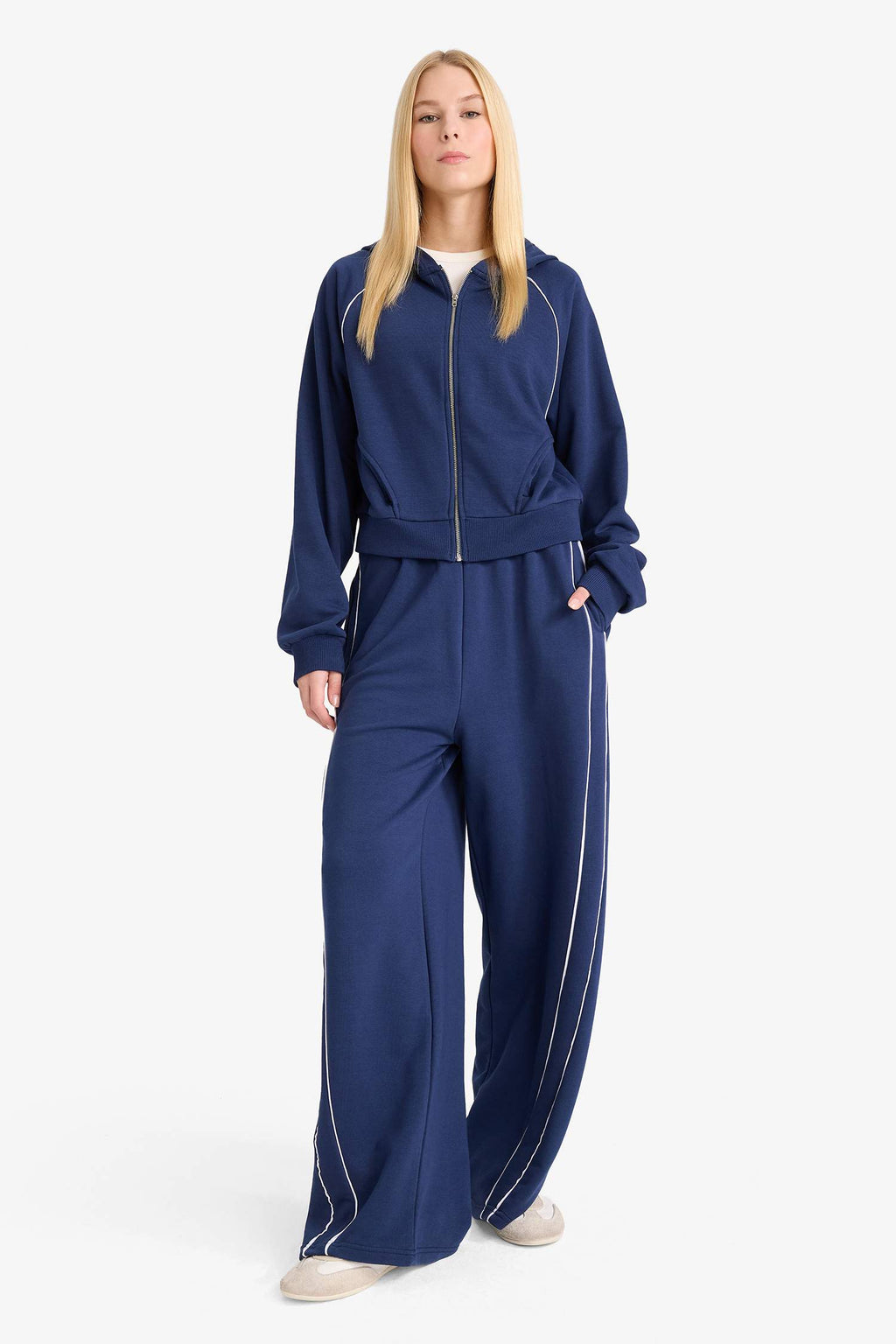 Loose Fit Hooded Zippered Sweatshirt