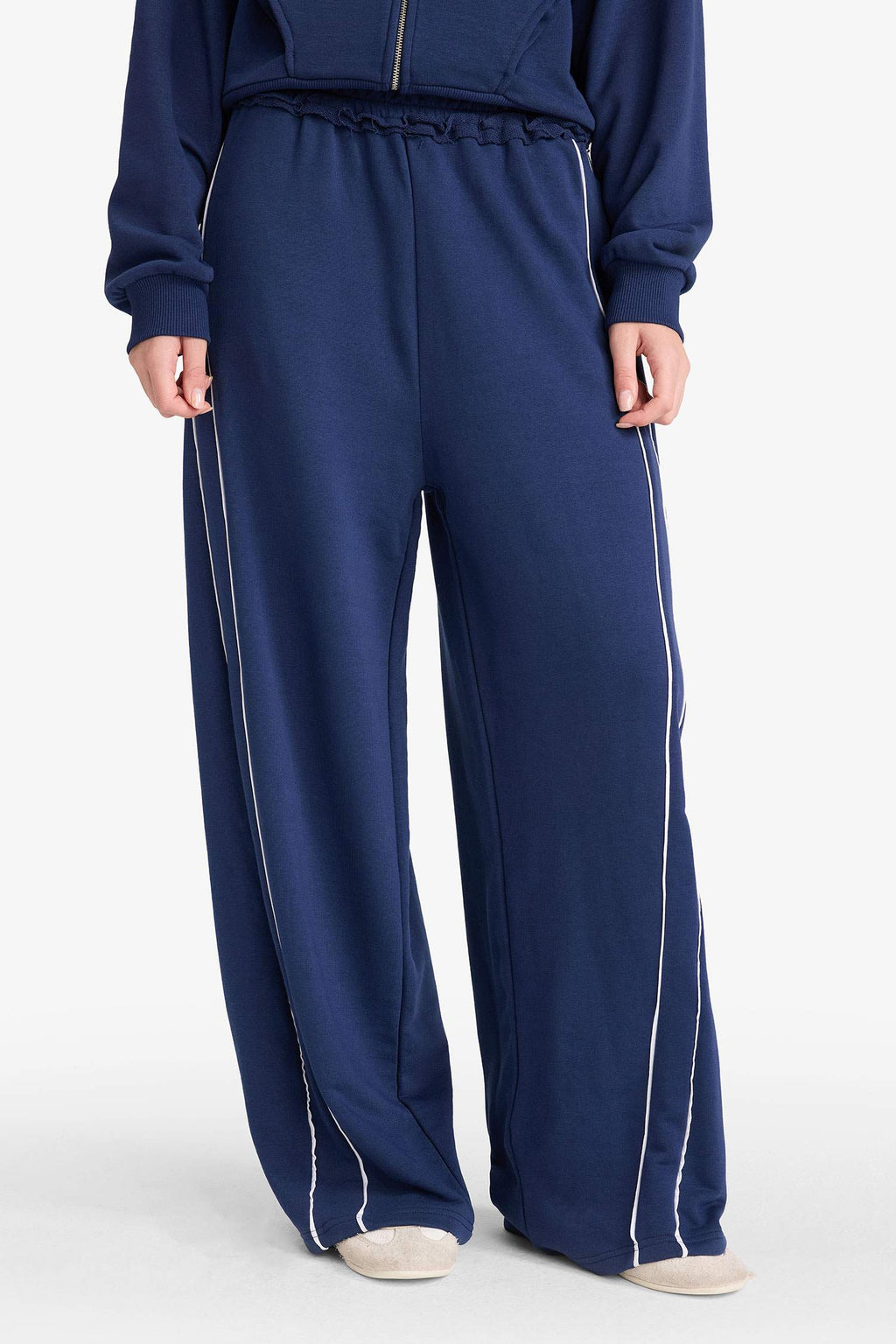 Elastic Waist Wide Leg Sweatpants