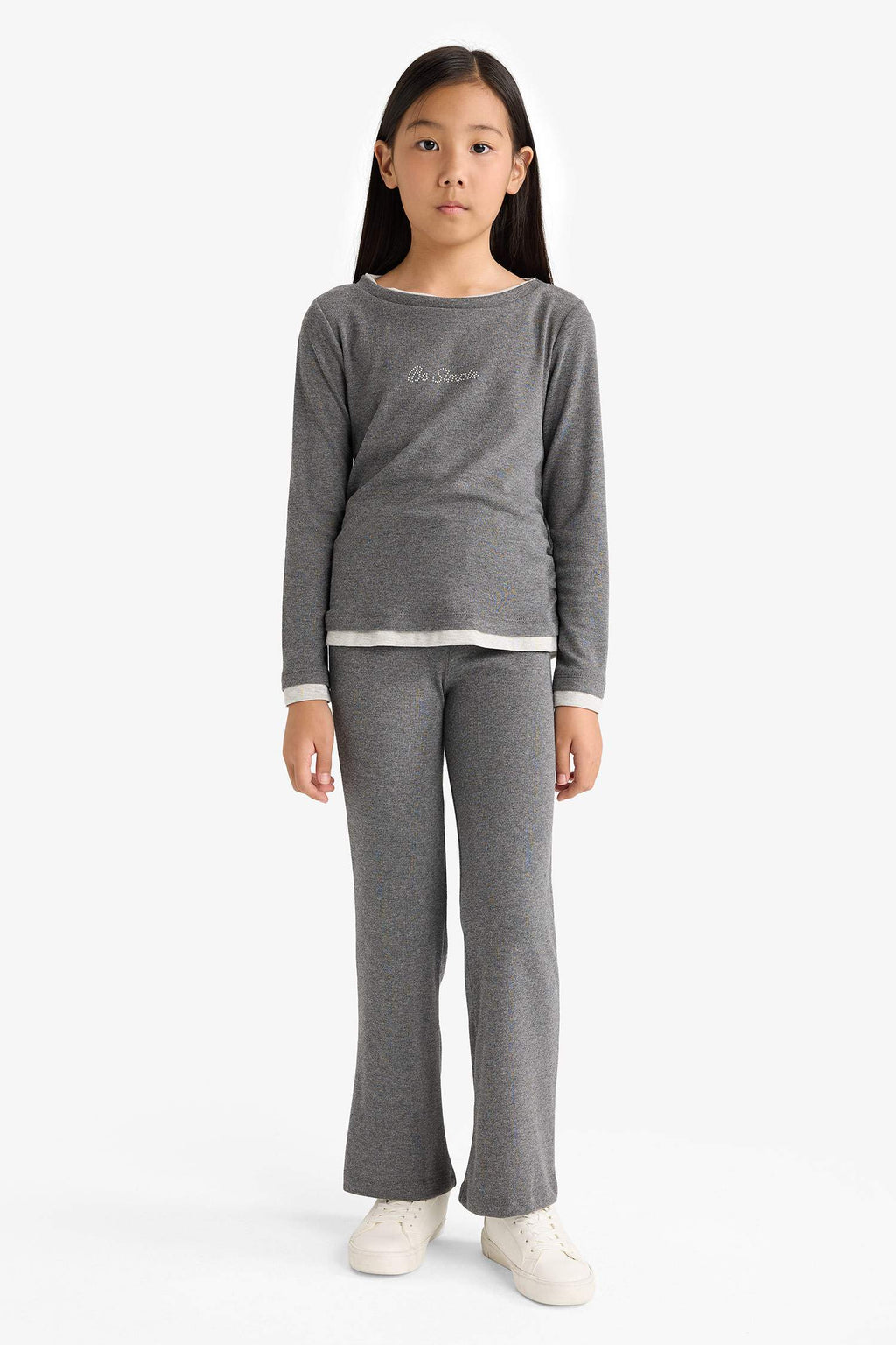 Girls Two-Piece Set: Printed Long-Sleeve T-shirt and Sweatpants