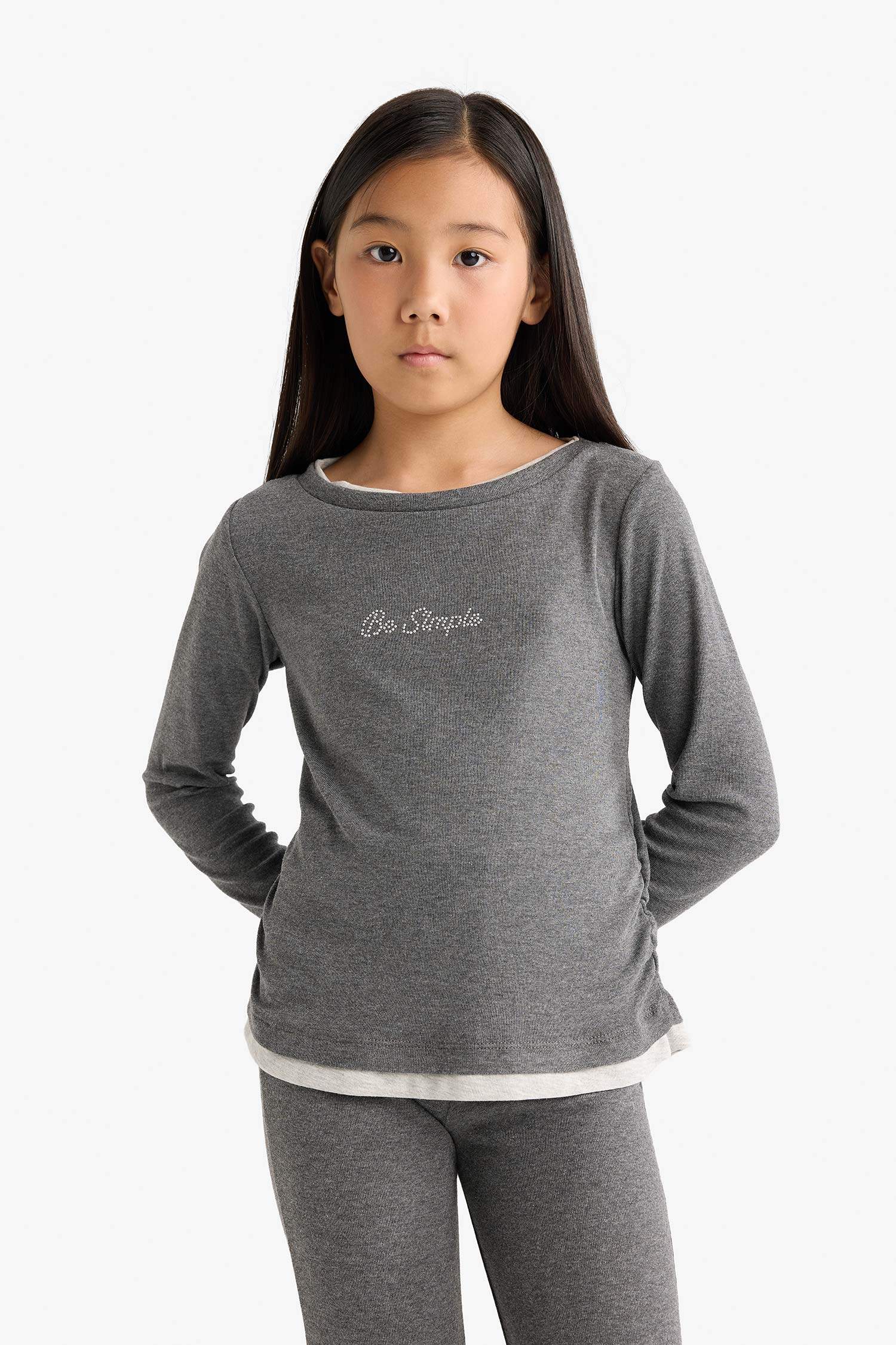 Girls Two-Piece Set: Printed Long-Sleeve T-shirt and Sweatpants