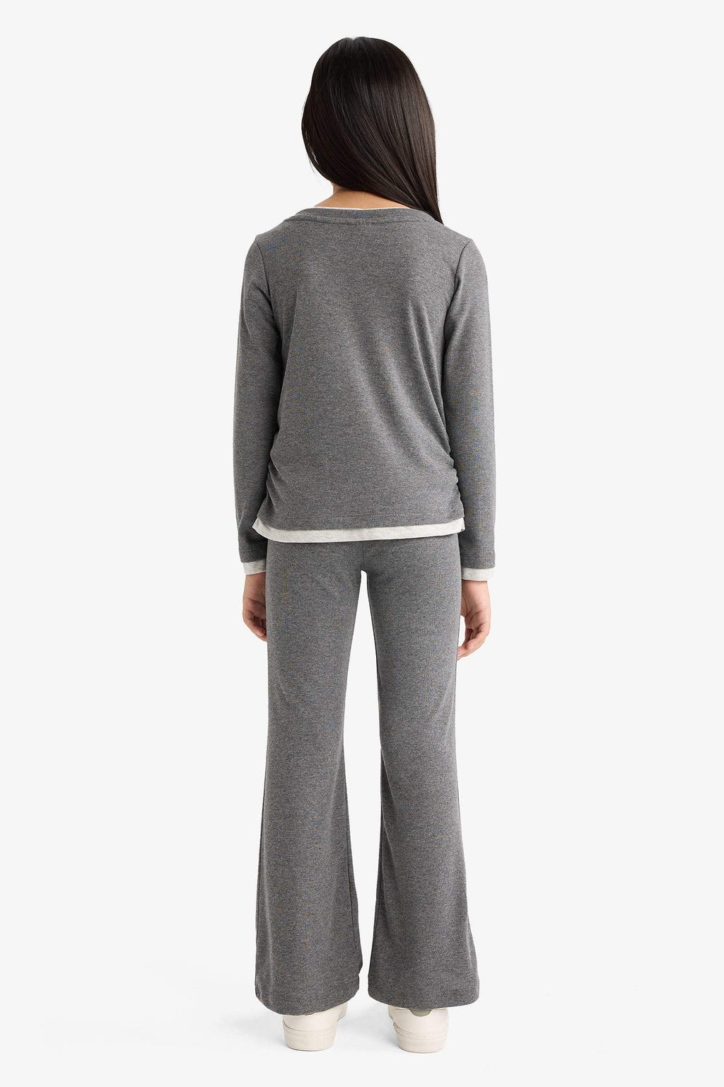 Girls Two-Piece Set: Printed Long-Sleeve T-shirt and Sweatpants