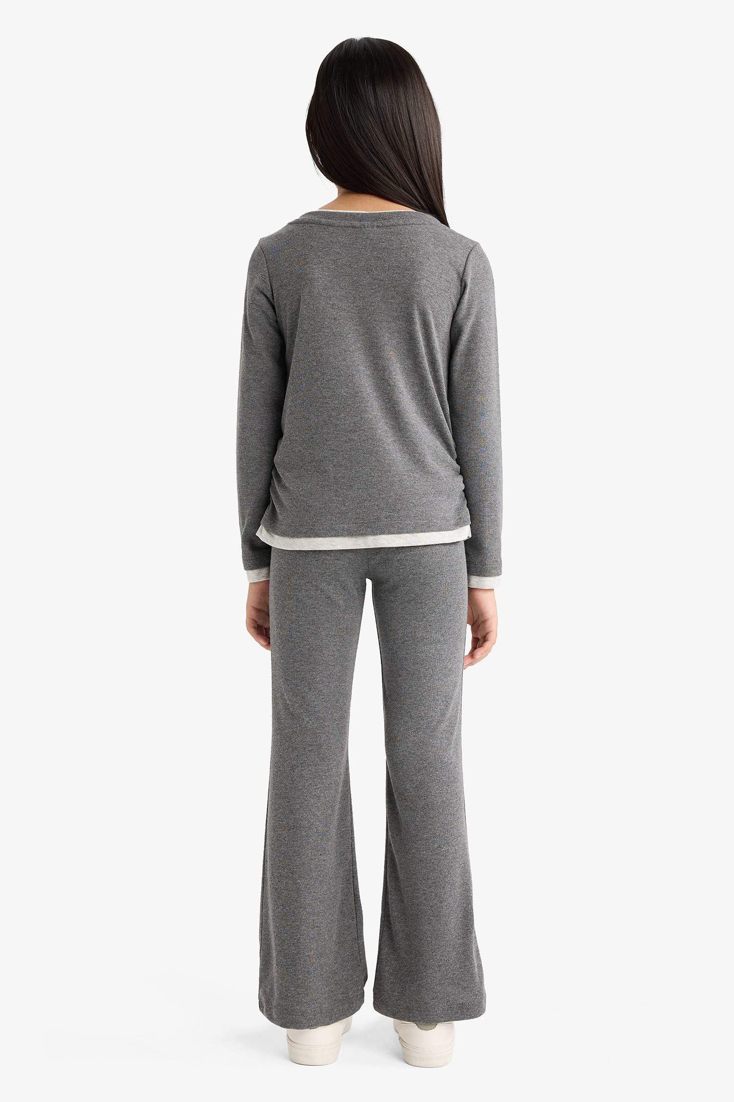 Girls Two-Piece Set: Printed Long-Sleeve T-shirt and Sweatpants