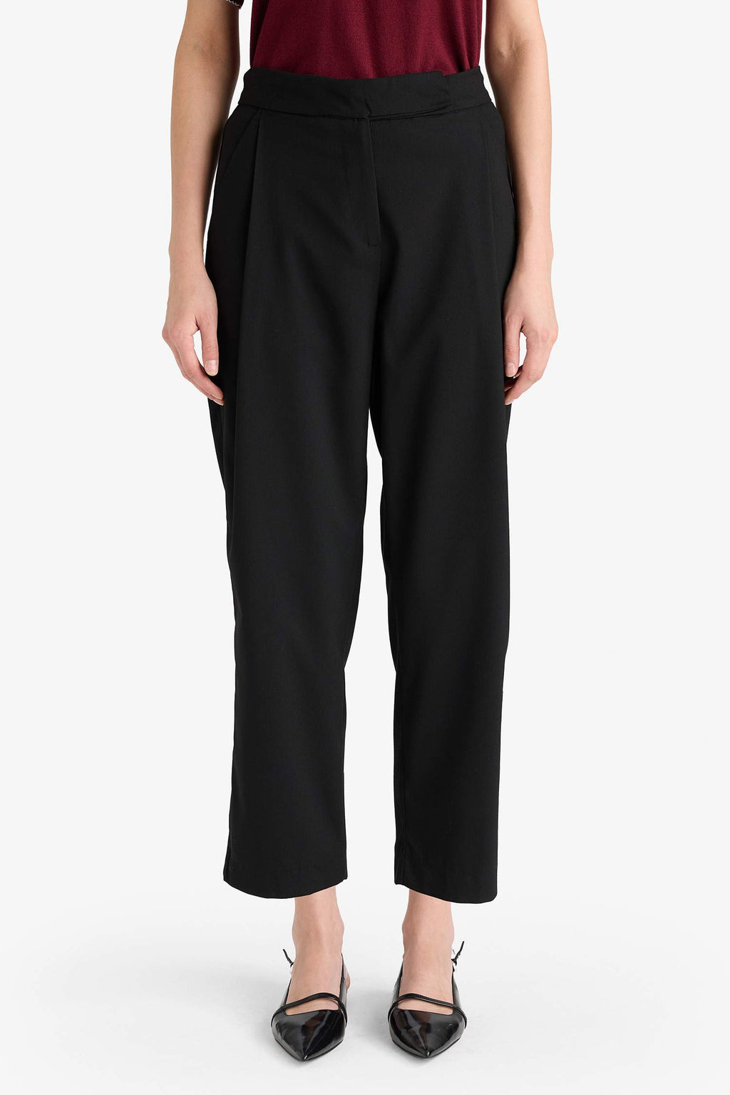 Barrel Fit Crop Ankle Length Trousers