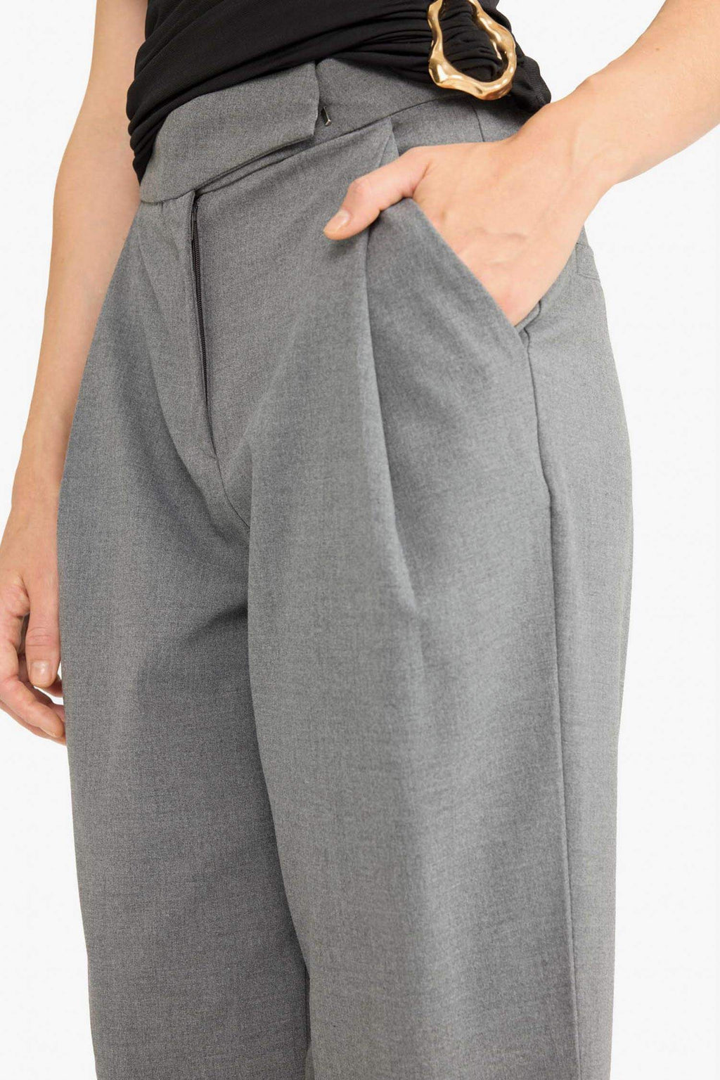 Barrel Fit Crop Ankle Length Trousers