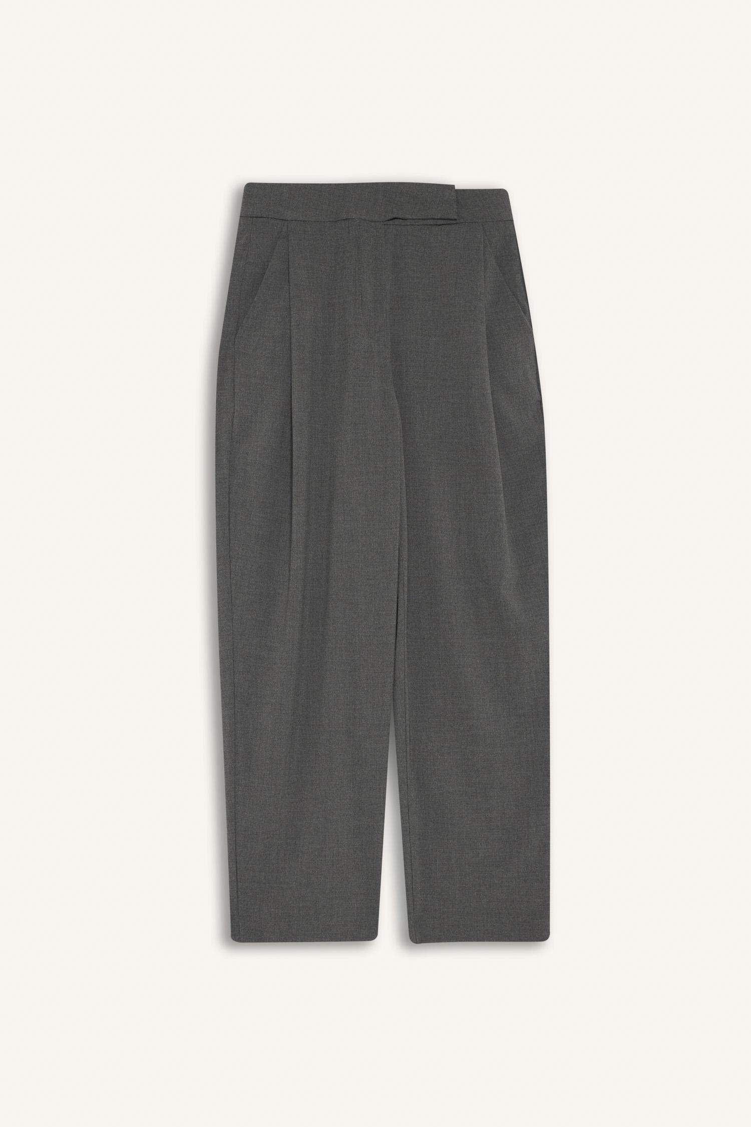 Barrel Fit Crop Ankle Length Trousers