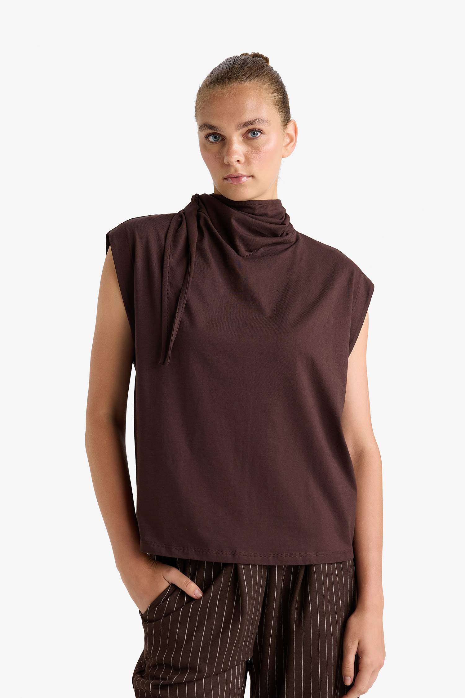 Slim Fit Narrow Cut Half Turtleneck Blouse