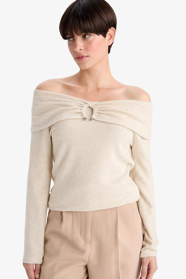 Slim Fit, Narrow Cut, Off-Shoulder Long-Sleeve T-Shirt Hover Image