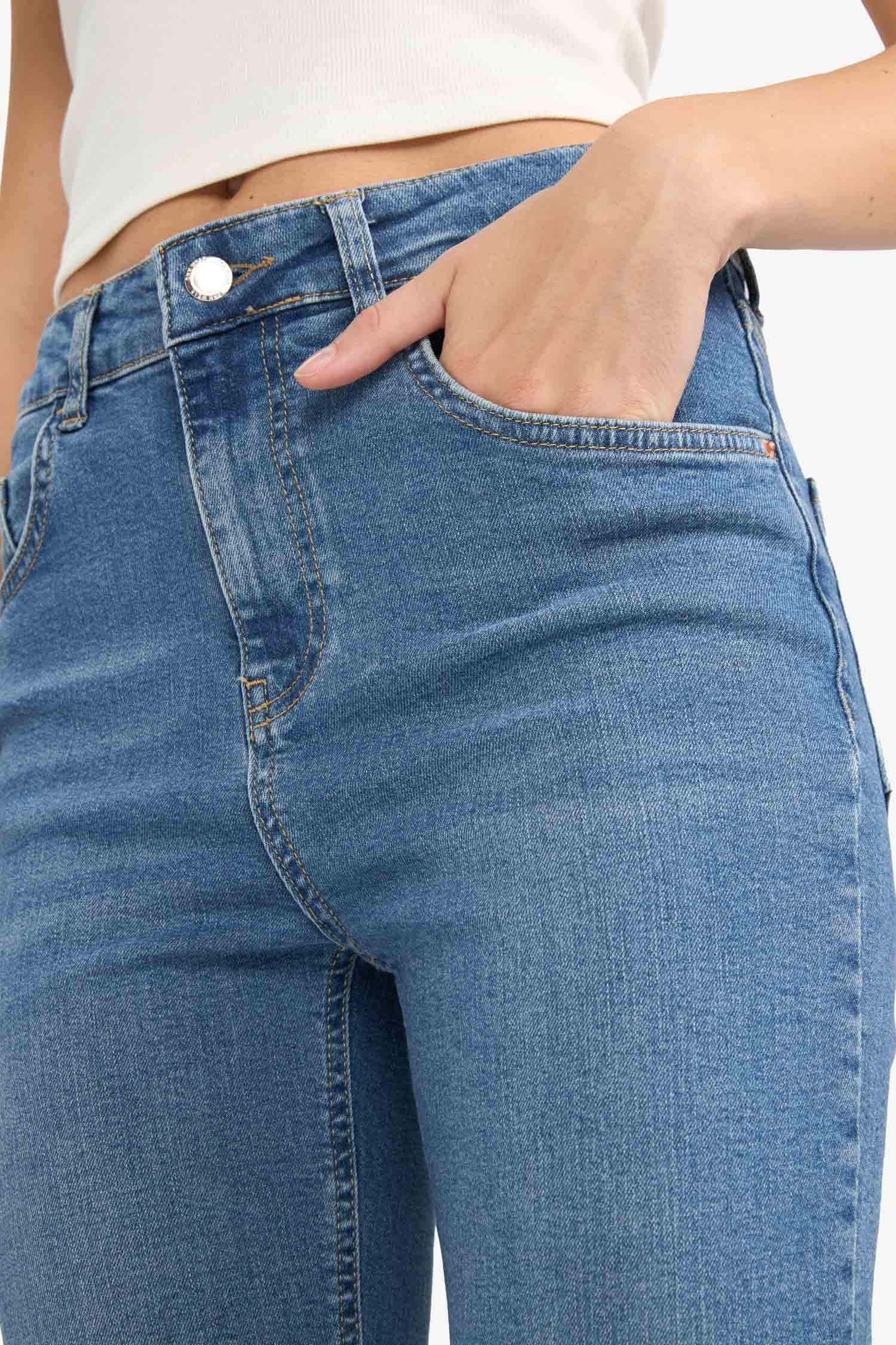 Crop Flare Fit Low Waist Ankle Length Washed Jean Trousers