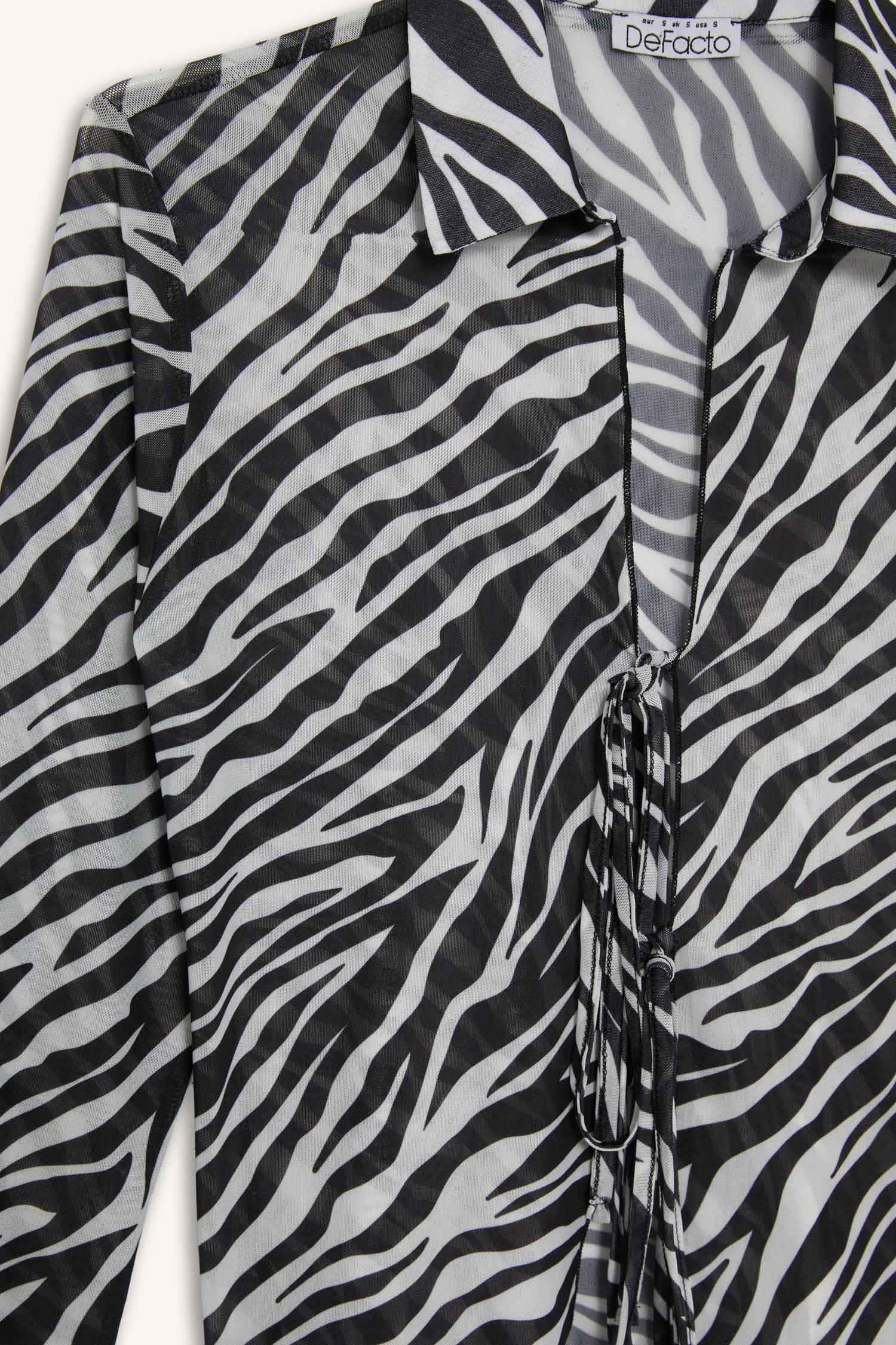 Fitted Polo Collar Zebra Patterned Front Tie Tulle Blouse
