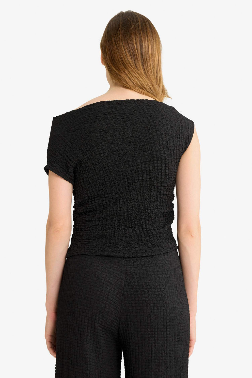 Slim Fit Narrow Cut One-Shoulder Crinkle Blouse