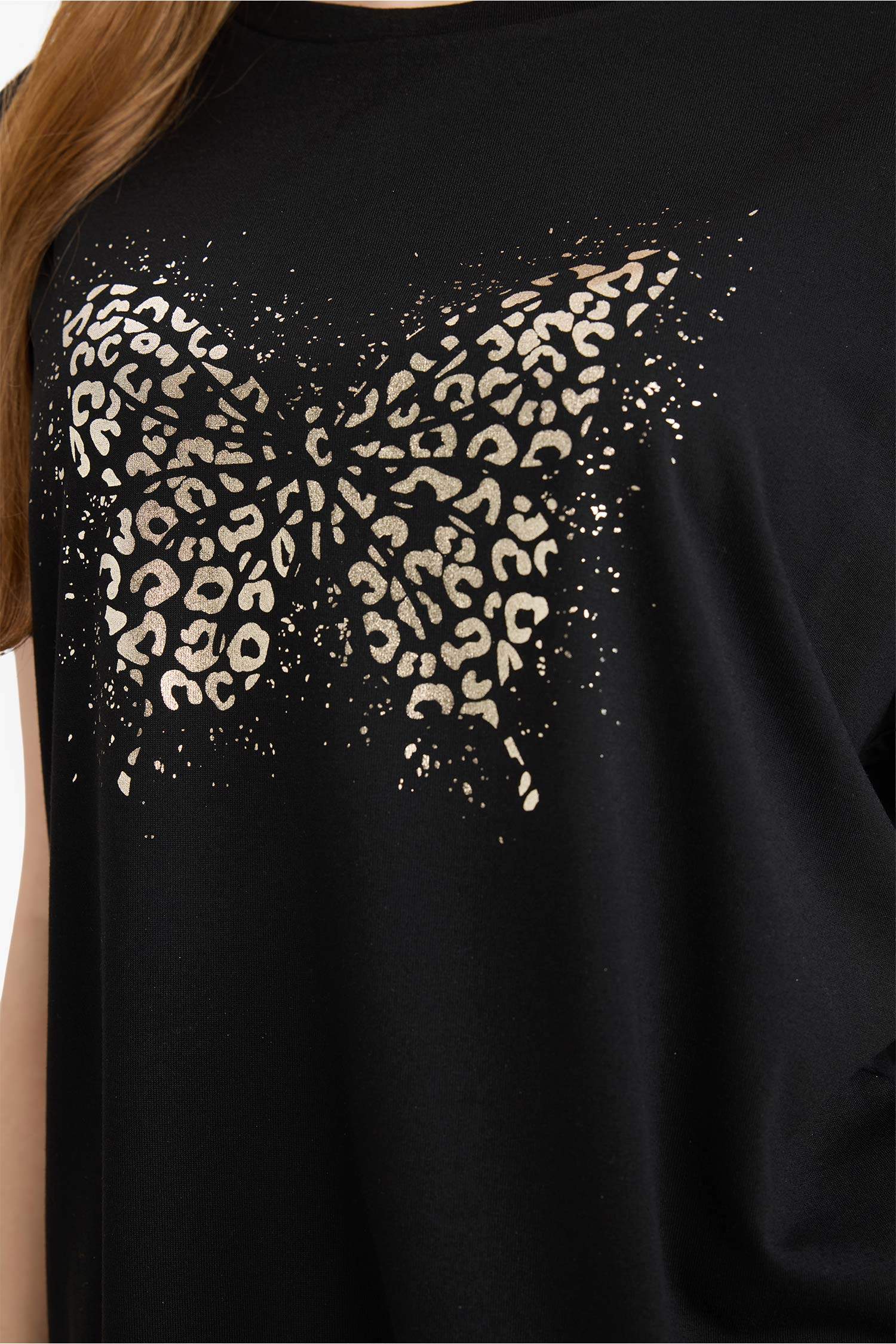 Crew Neck Butterfly Pattern Short Sleeved T-Shirt