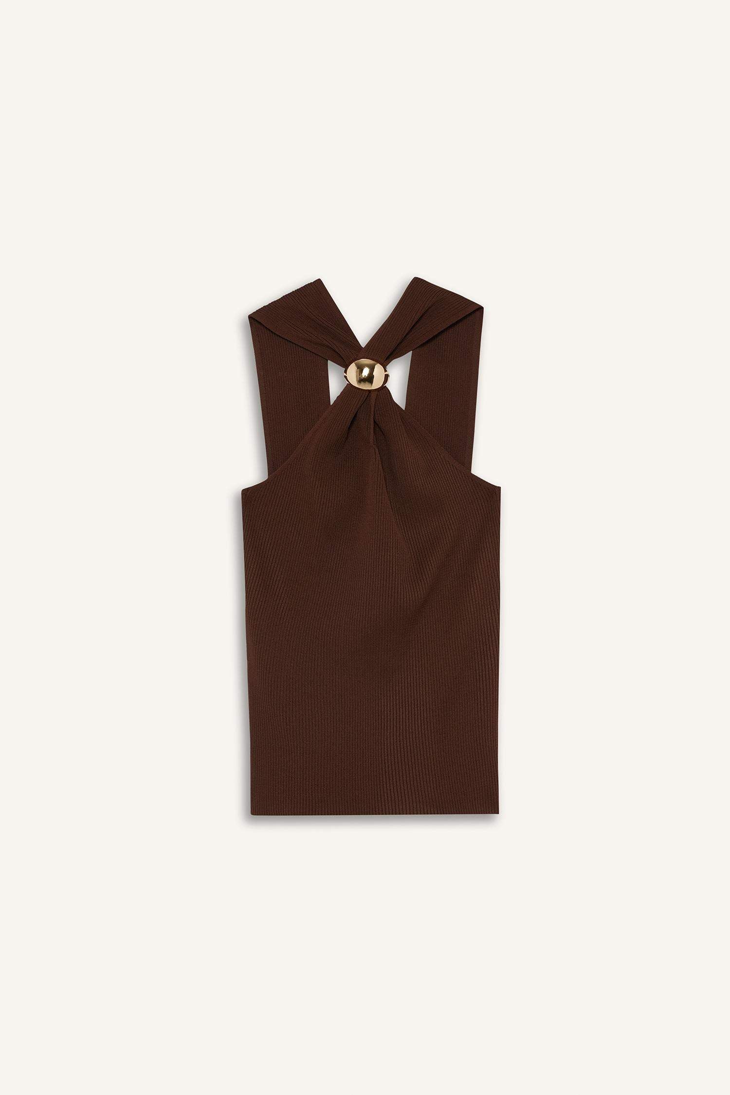 Fitted Ribbed Sleeveless Blouse with Buckle Detail