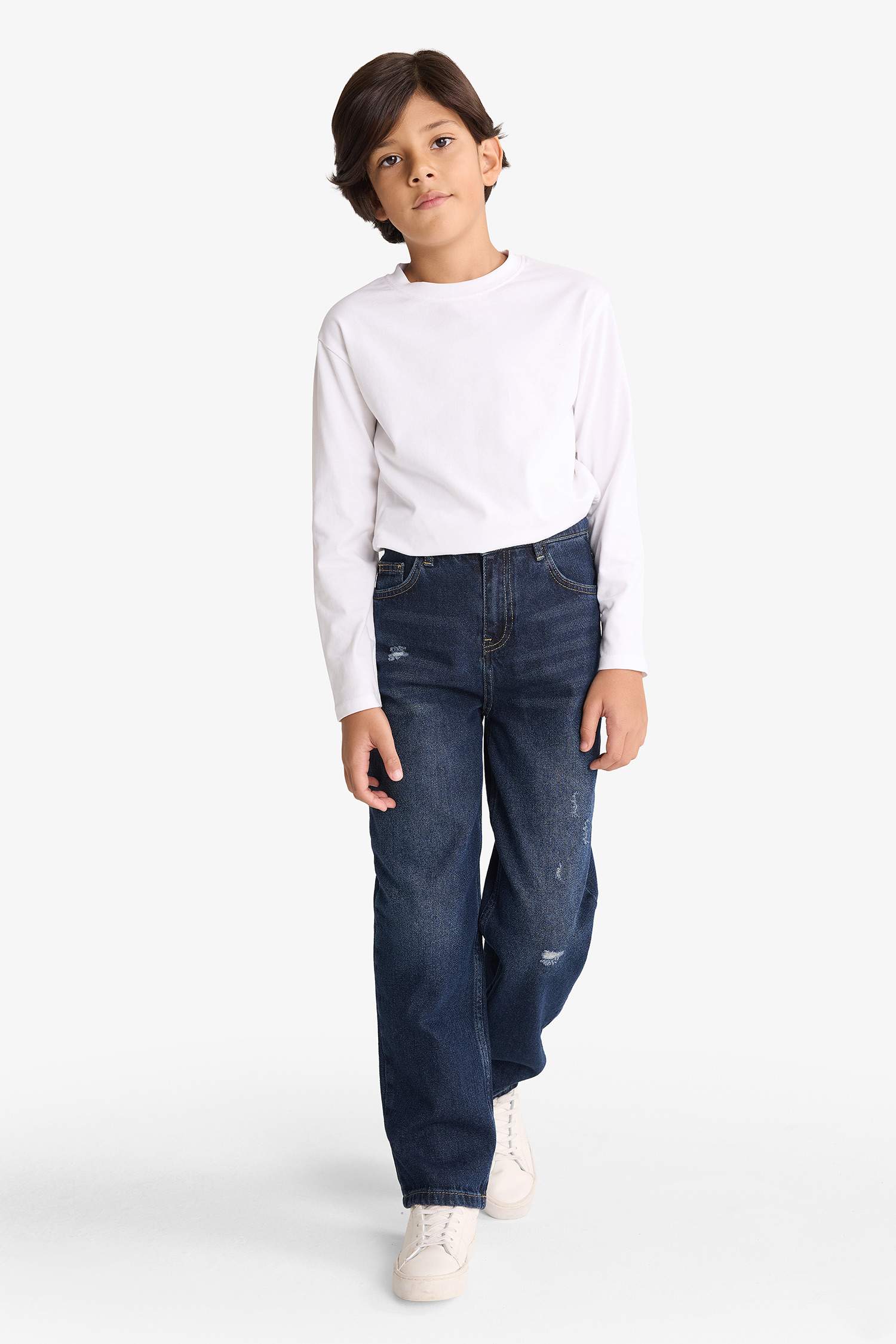 Boys Loose Fit Ripped Detailed Straight Leg Jean Trousers