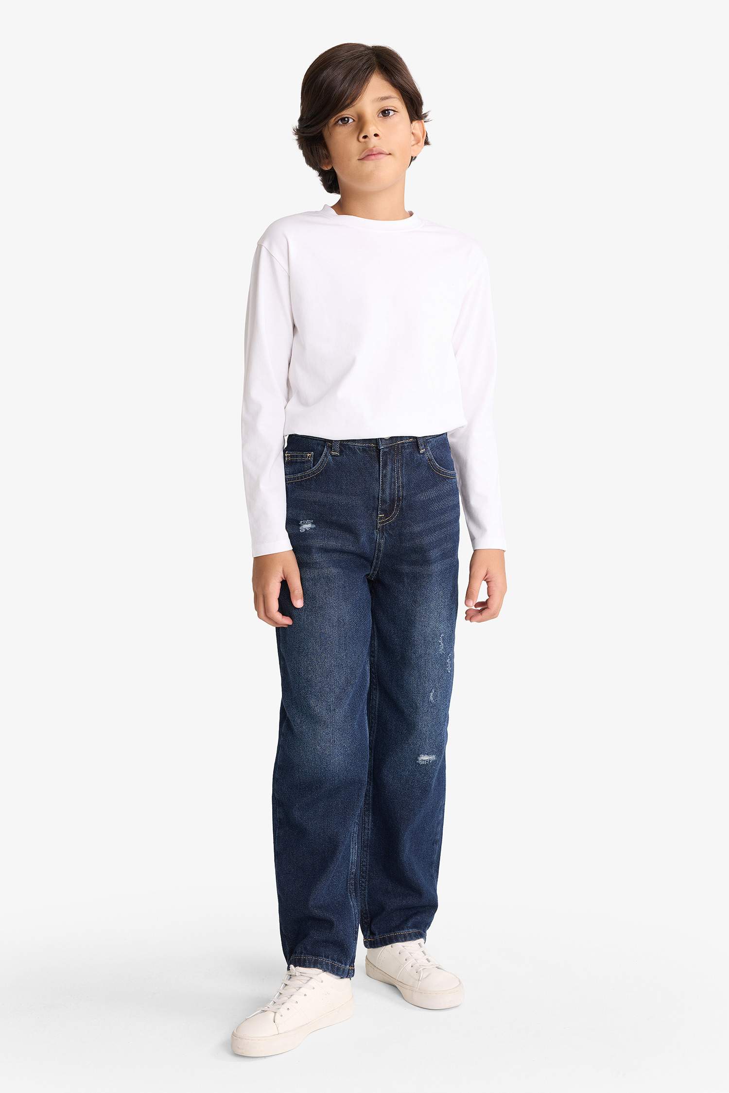 Boys Loose Fit Ripped Detailed Straight Leg Jean Trousers