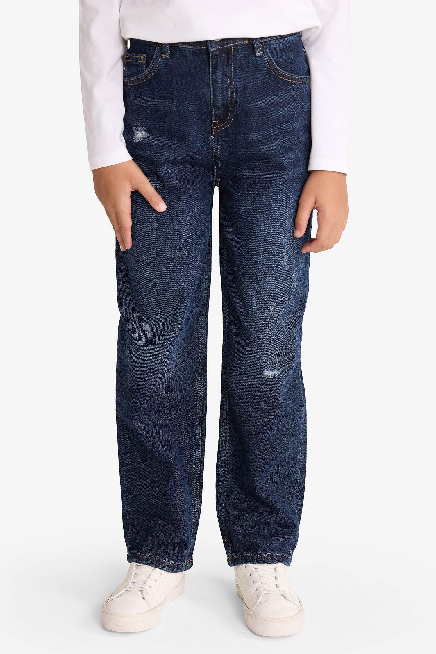 Boys Loose Fit Ripped Detailed Straight Leg Jean Trousers