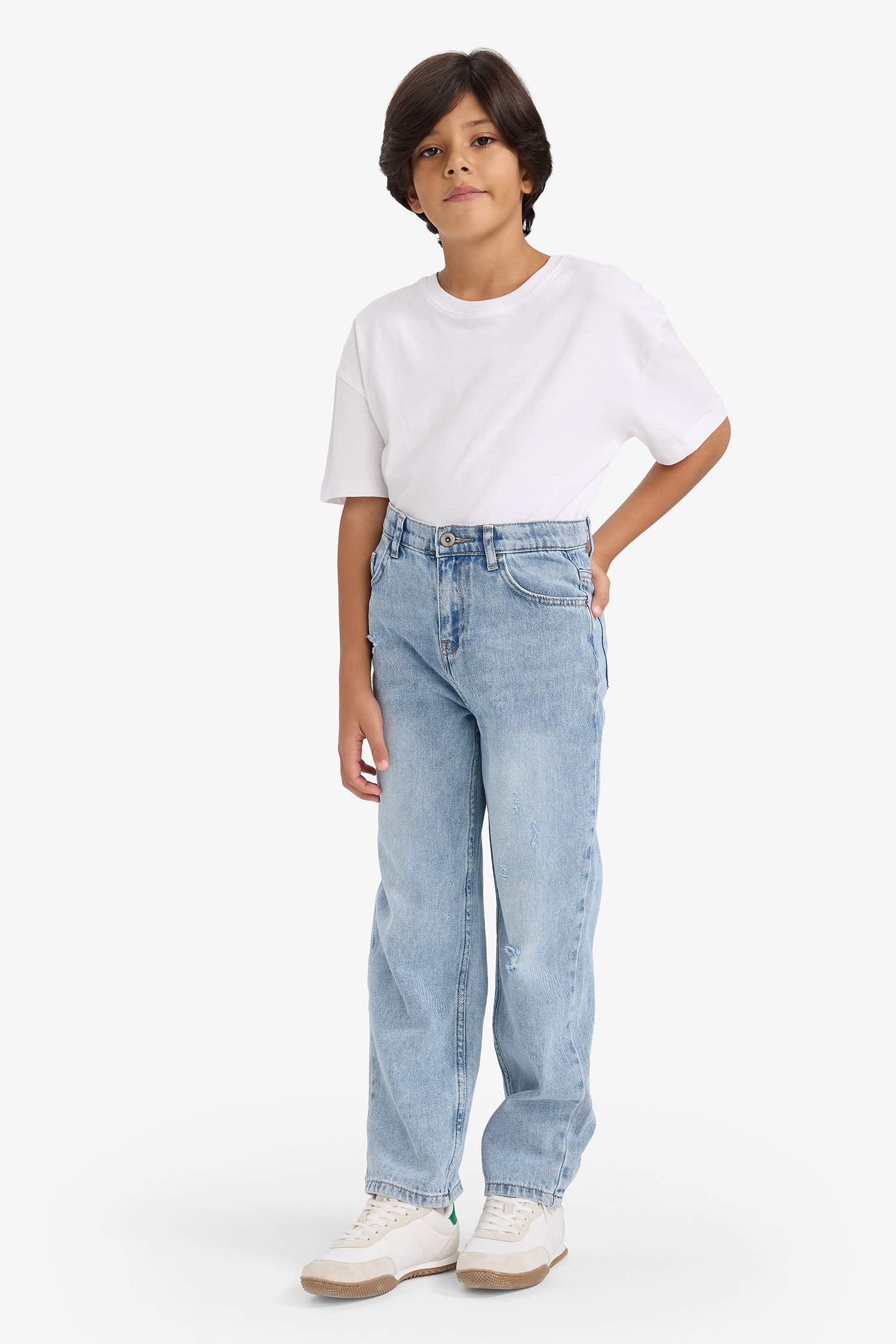 Boys Loose Fit Ripped Detailed Straight Leg Jean Trousers