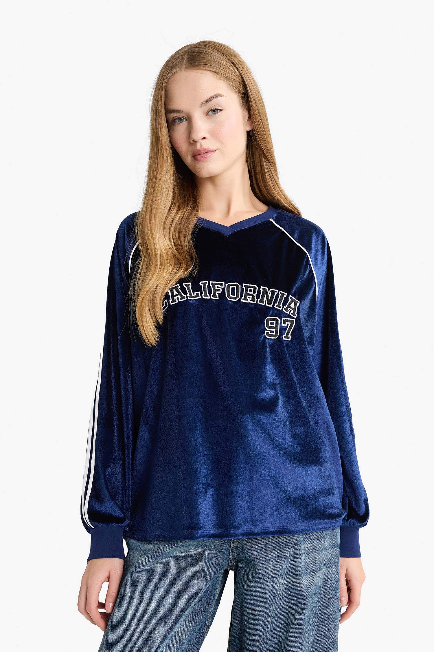 Oversize Wide Fit V-Neck Printed Velvet Sweatshirt