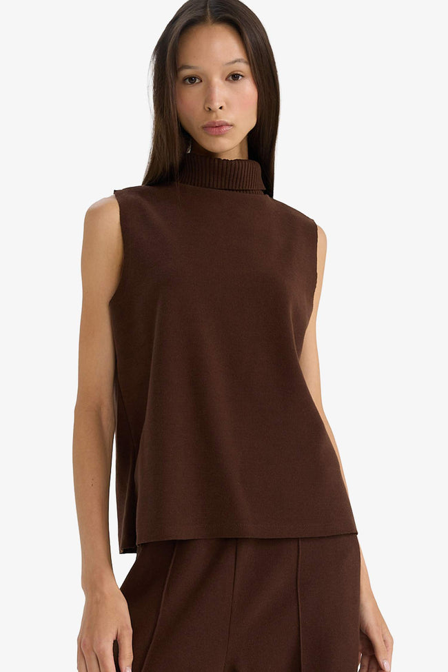 Regular Fit Turtleneck Tank Top Hover Image