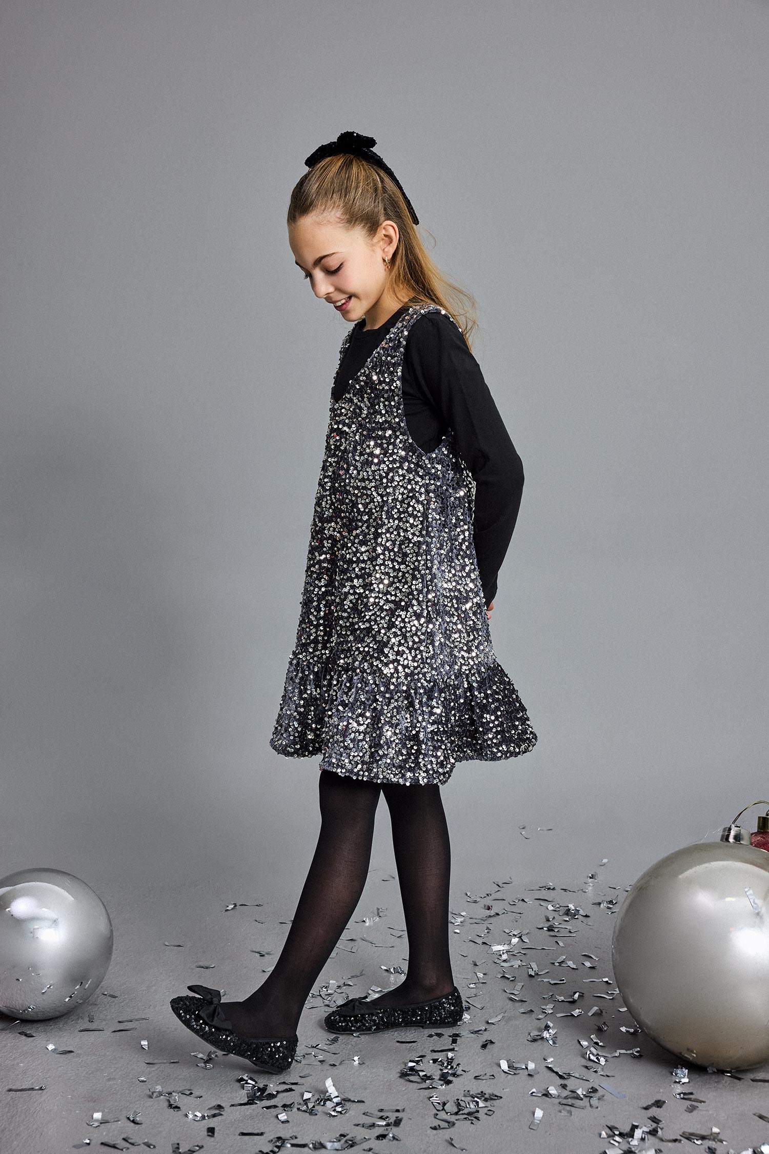 Girls Christmas Themed 2-Piece Set: Long-Sleeved T-shirt and Sequined Sleeveless Dress