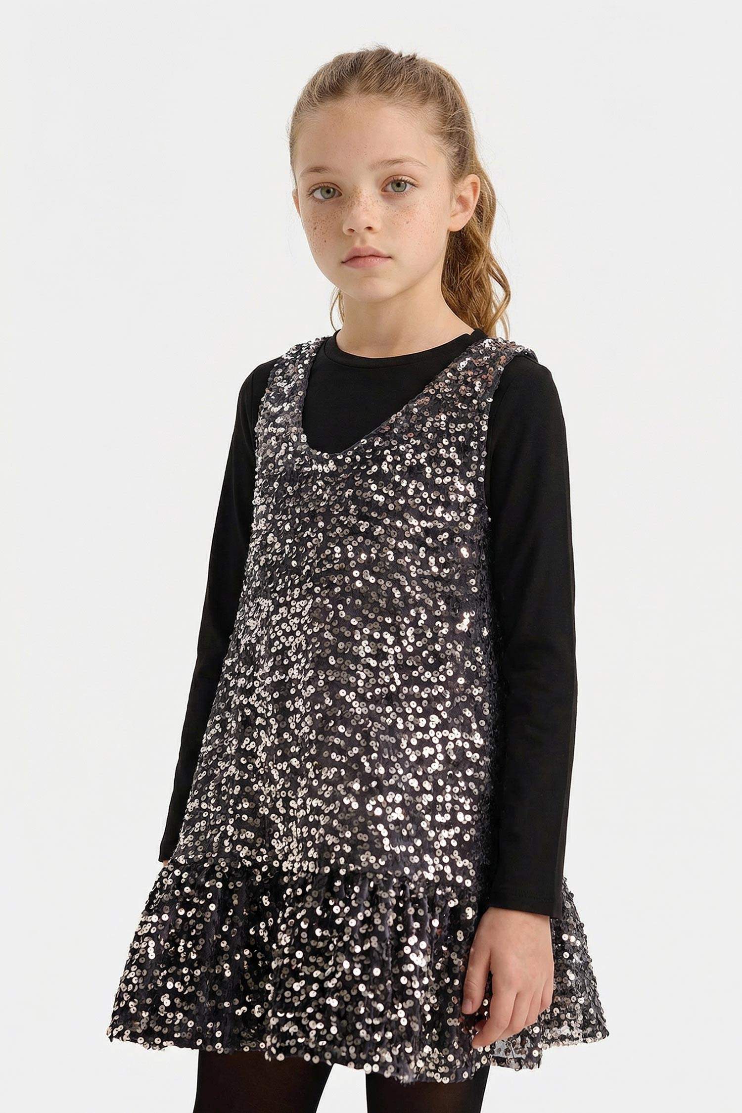 Girls Christmas Themed 2-Piece Set: Long-Sleeved T-shirt and Sequined Sleeveless Dress
