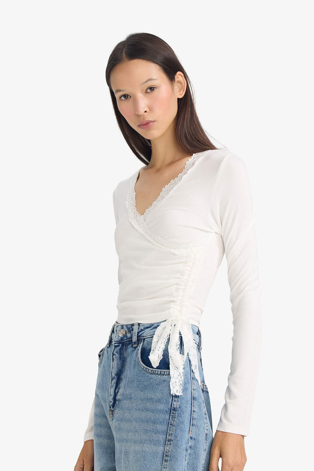 Fitted V-Neck Long-Sleeve T-Shirt with Lace Detail