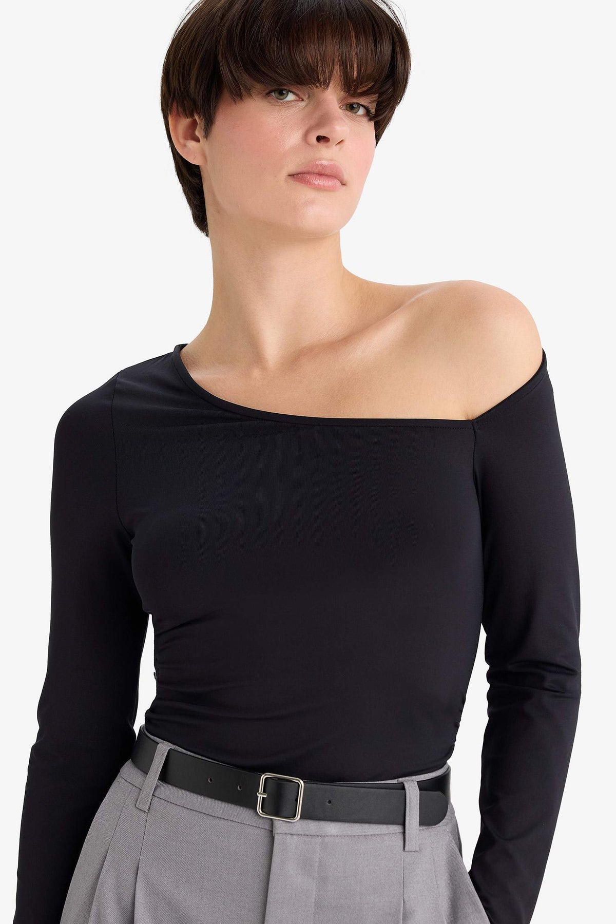 Slim Fit Narrow Cut One Shoulder Long Sleeve Bodysuit