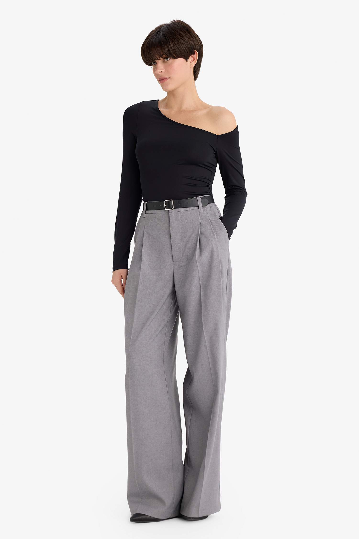 Slim Fit Narrow Cut One Shoulder Long Sleeve Bodysuit