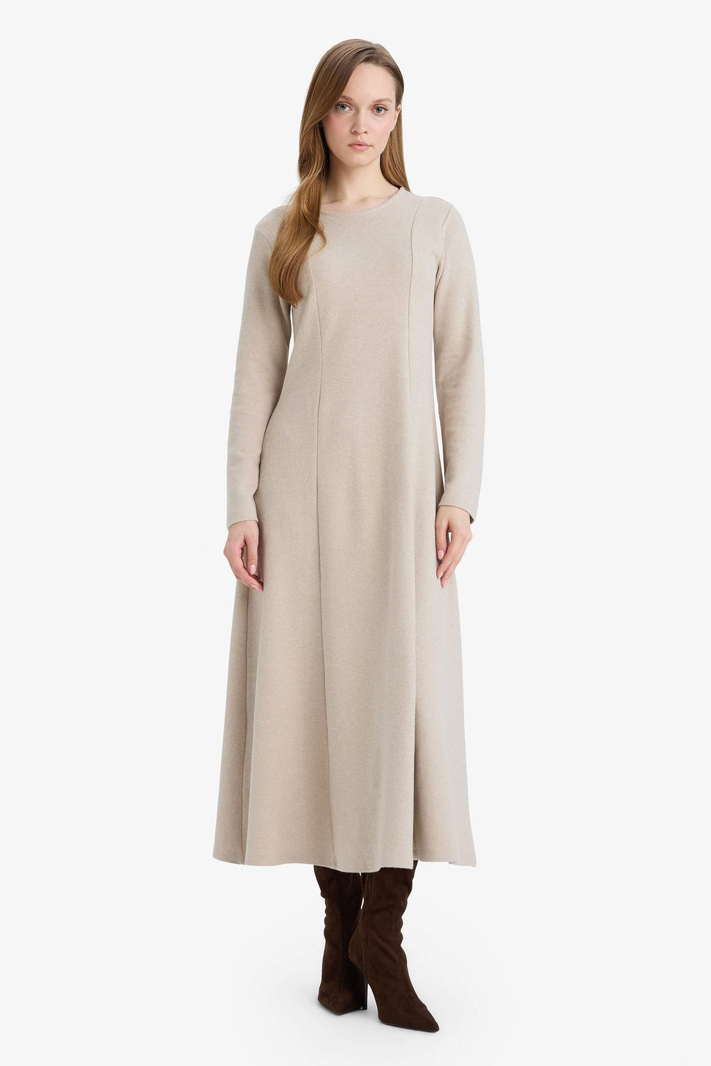 Crew Neck Long Sleeved Maxi Dress In Ribbed Fabric