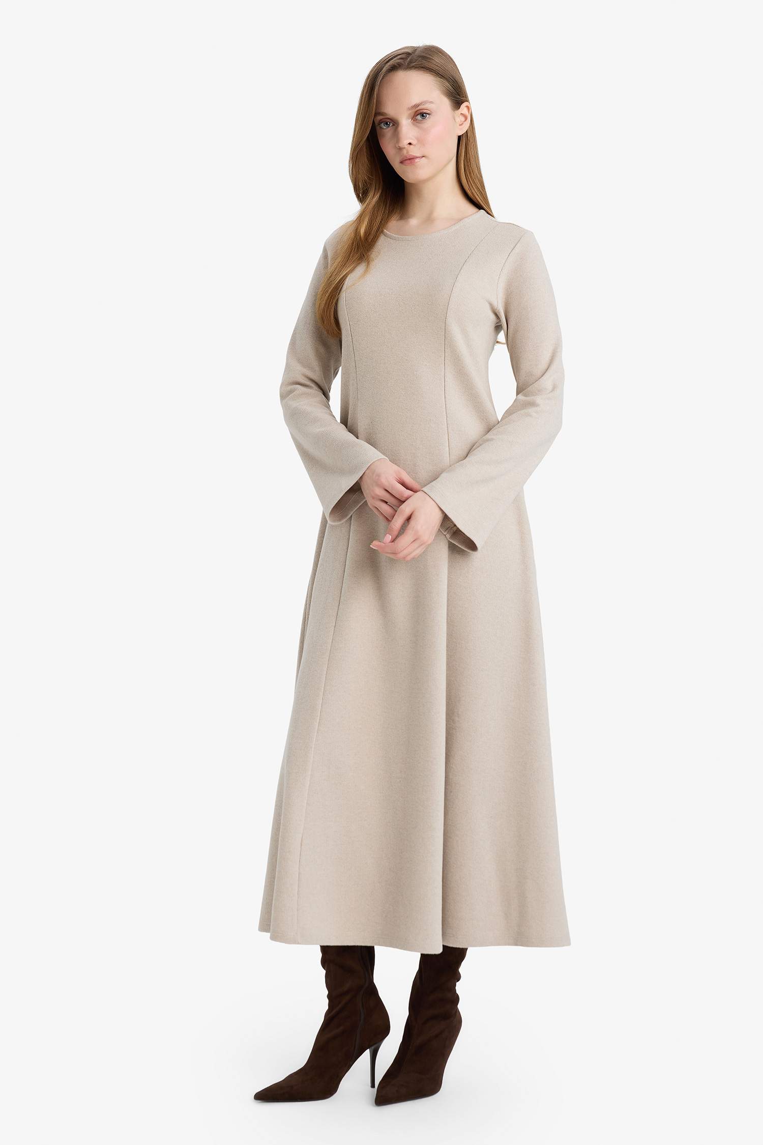 Crew Neck Long Sleeved Maxi Dress In Ribbed Fabric
