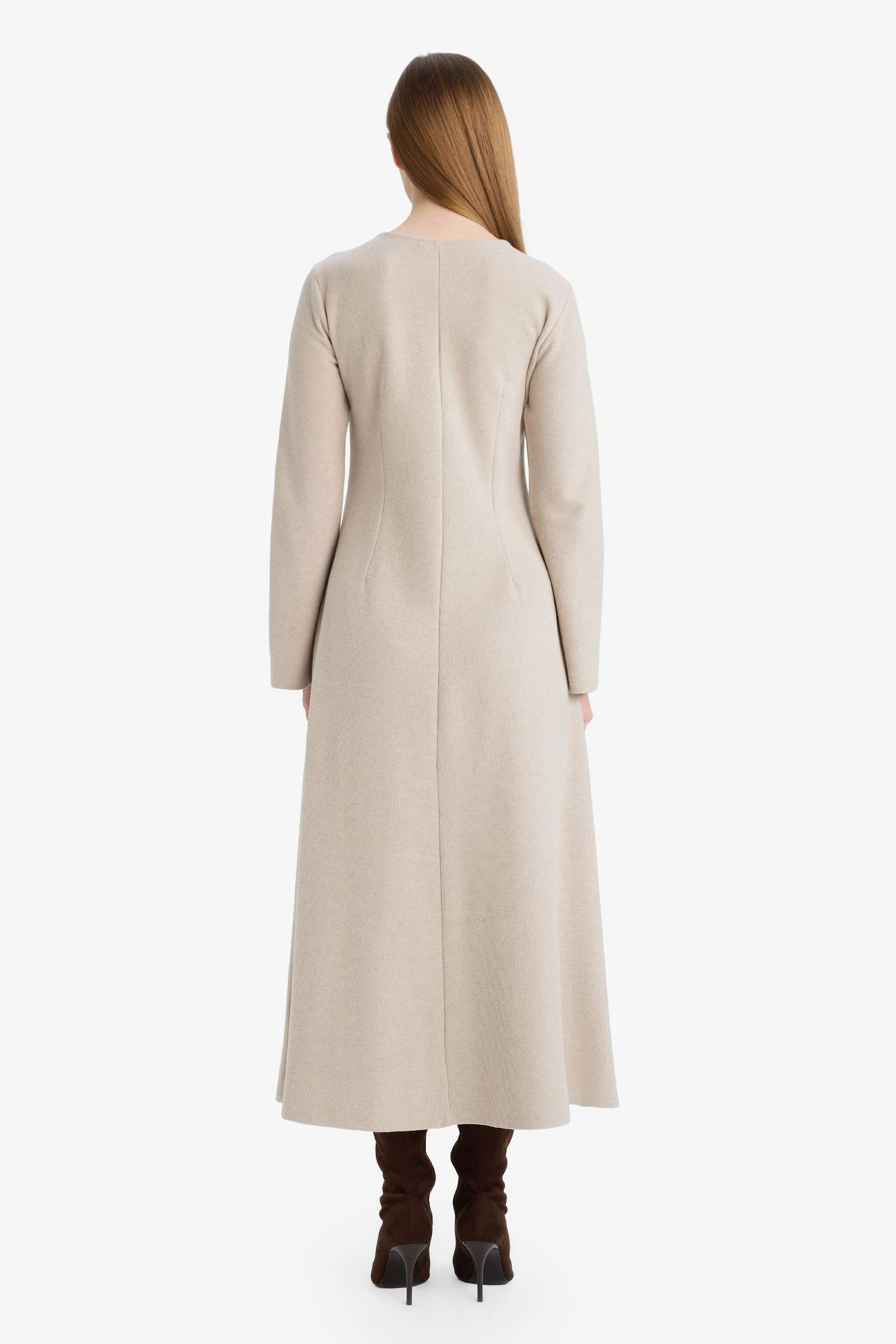 Crew Neck Long Sleeved Maxi Dress In Ribbed Fabric