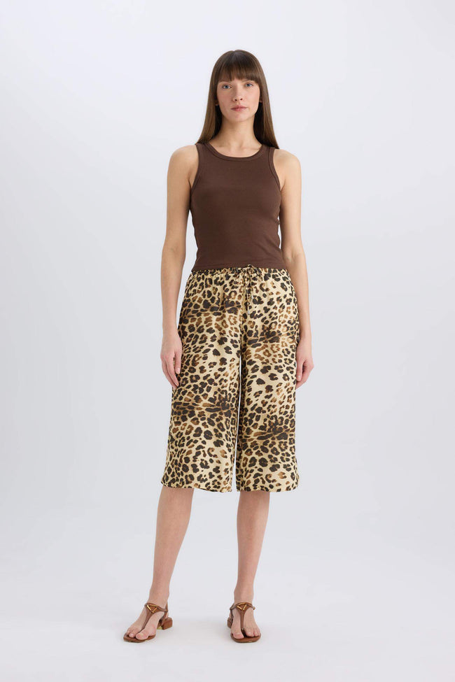 High Waist Elastic Leopard Viscose Capri Hover Image