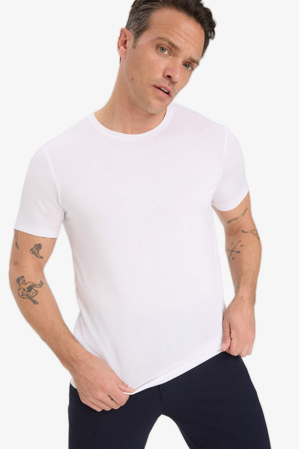Slim Fit Slim Cut Crew Neck Basic Plain Short Sleeve T-Shirt