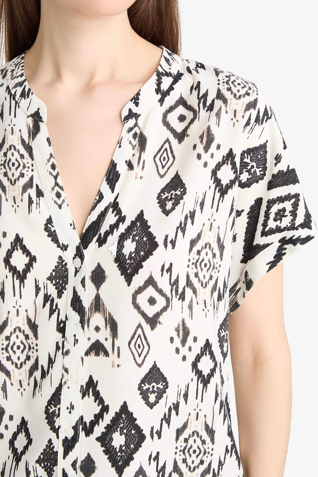 Regular Fit Crew Neck Printed Short Sleeve Shirt