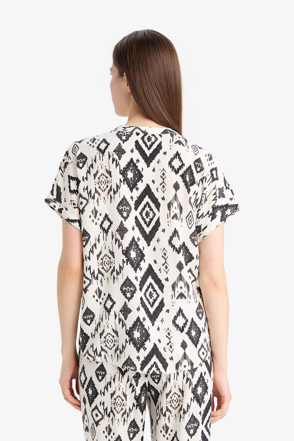 Regular Fit Crew Neck Printed Short Sleeve Shirt